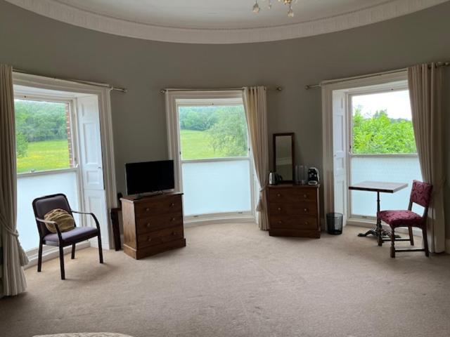 Family Room With Private Bathroom photo 3