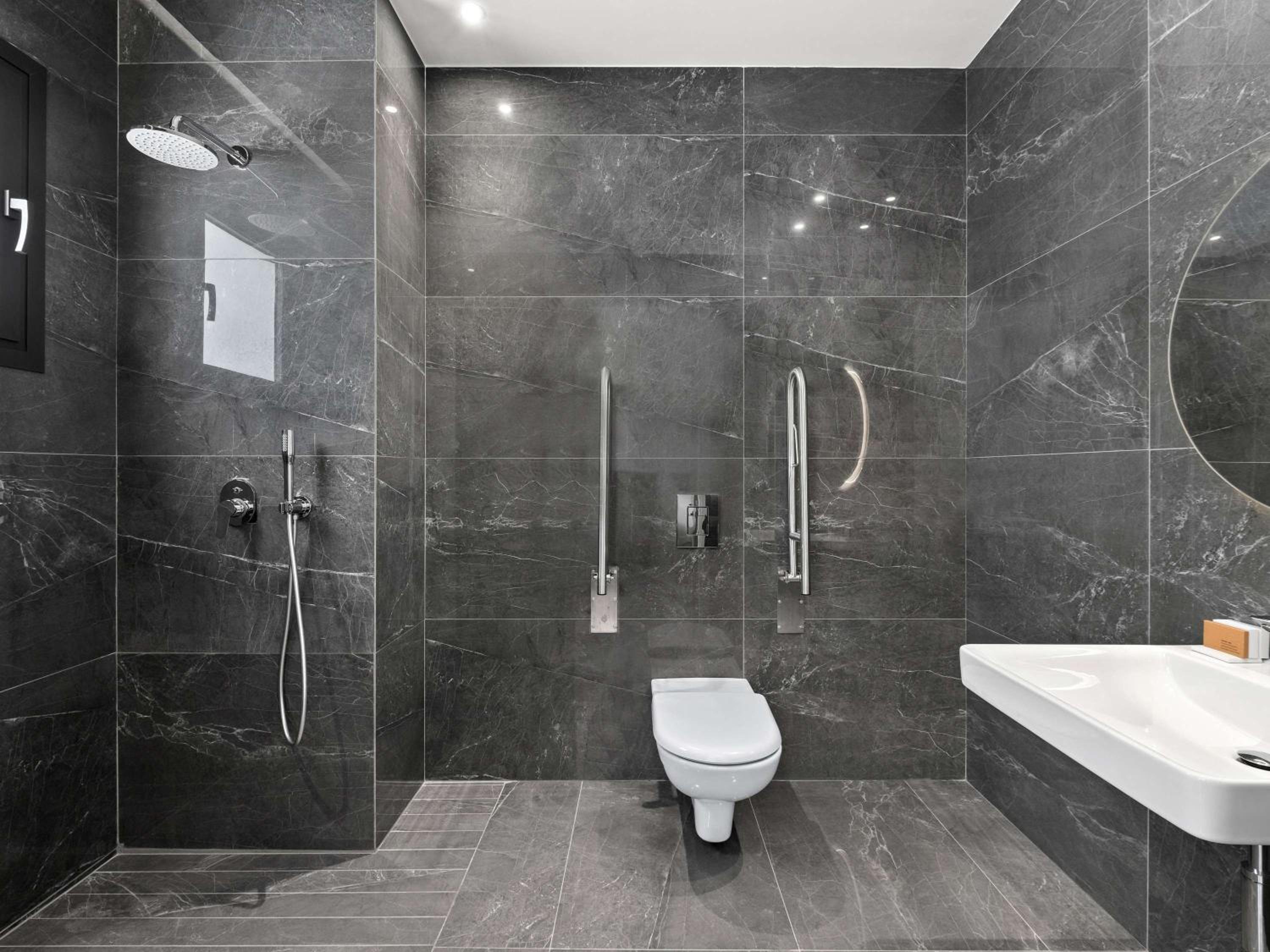 Accessible Room photo 2