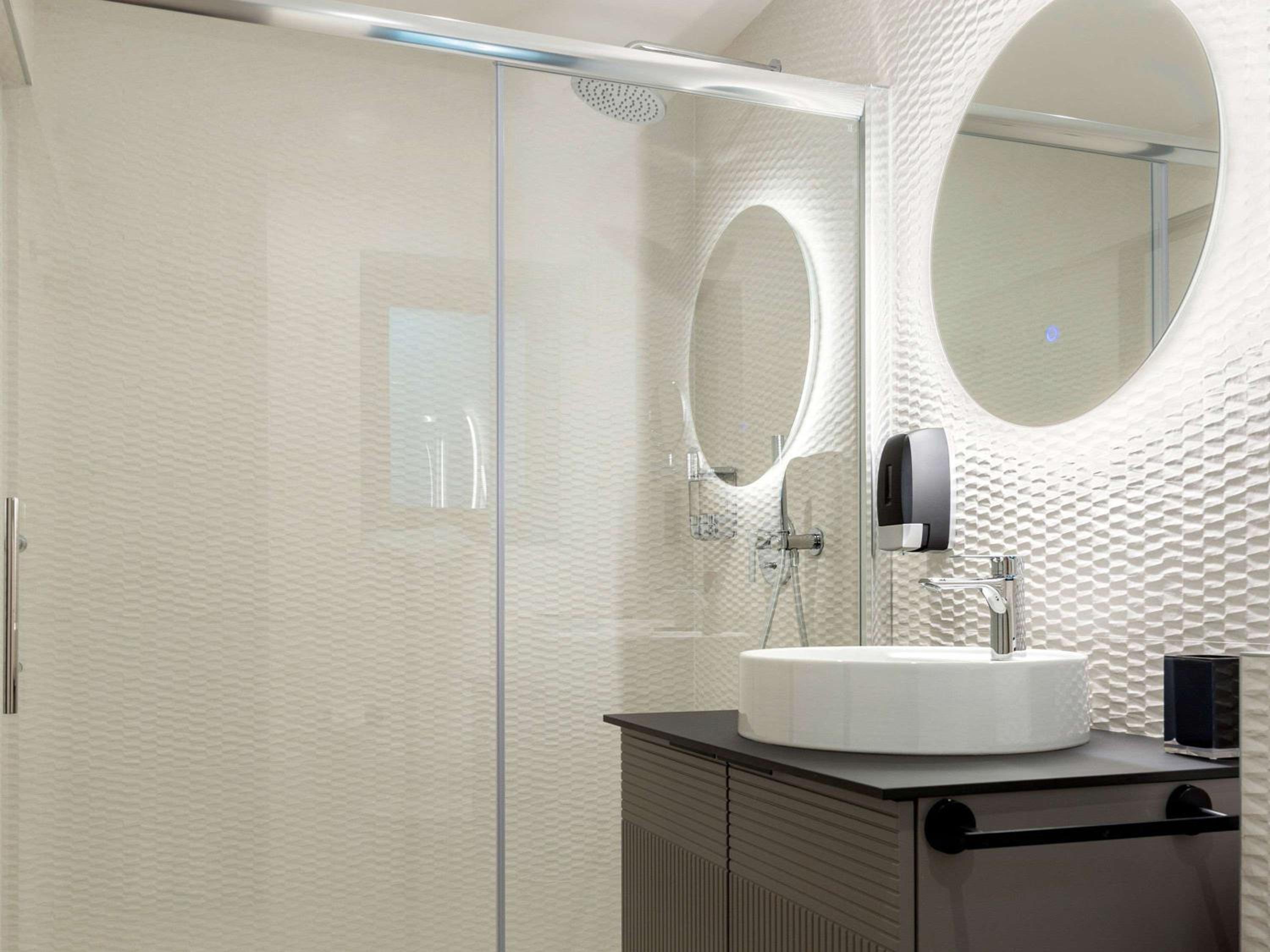 One Bedroom Apartment - Photo 4