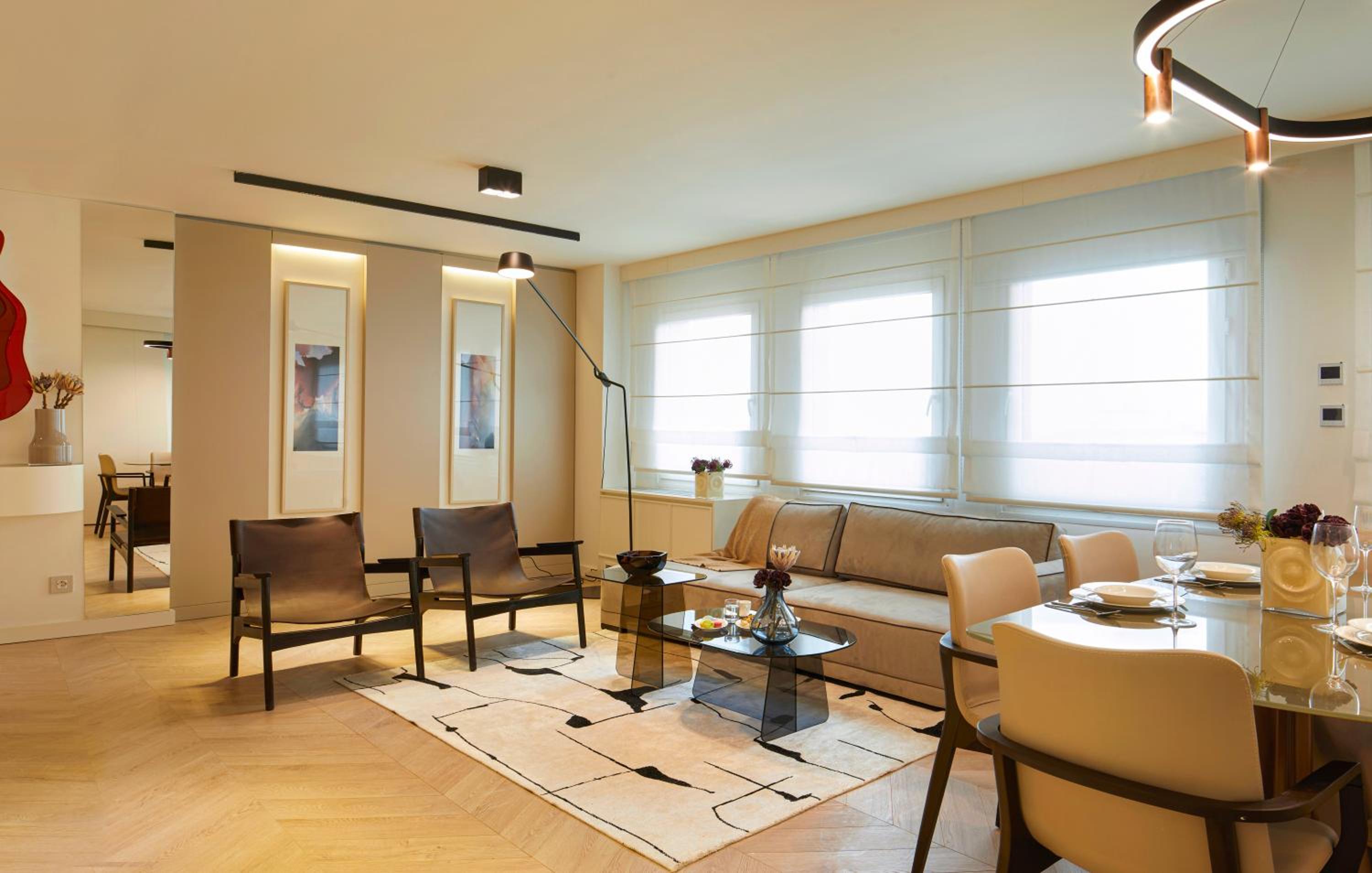 Three-Bedroom Apartment with Balcony photo 1