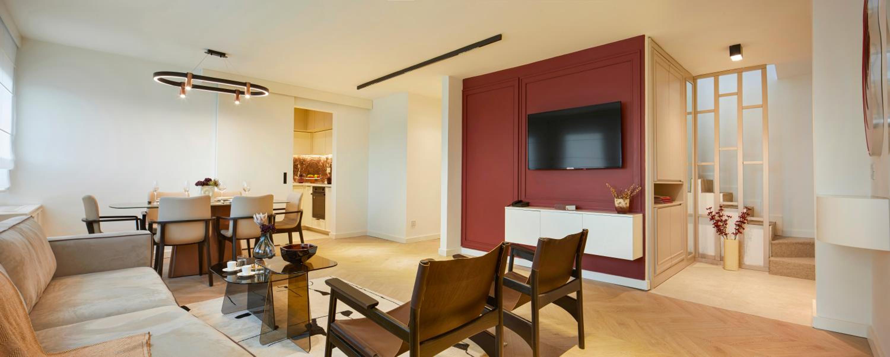 Three-Bedroom Apartment with Balcony photo 2