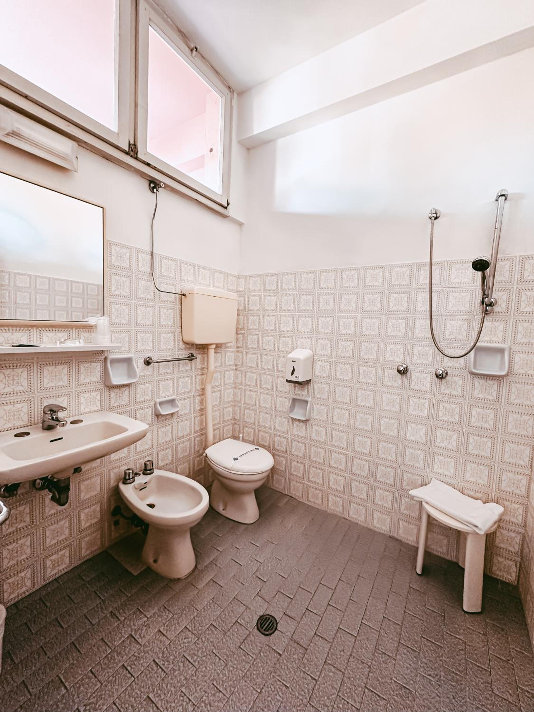 Standard Quadruple Room - Photo 2