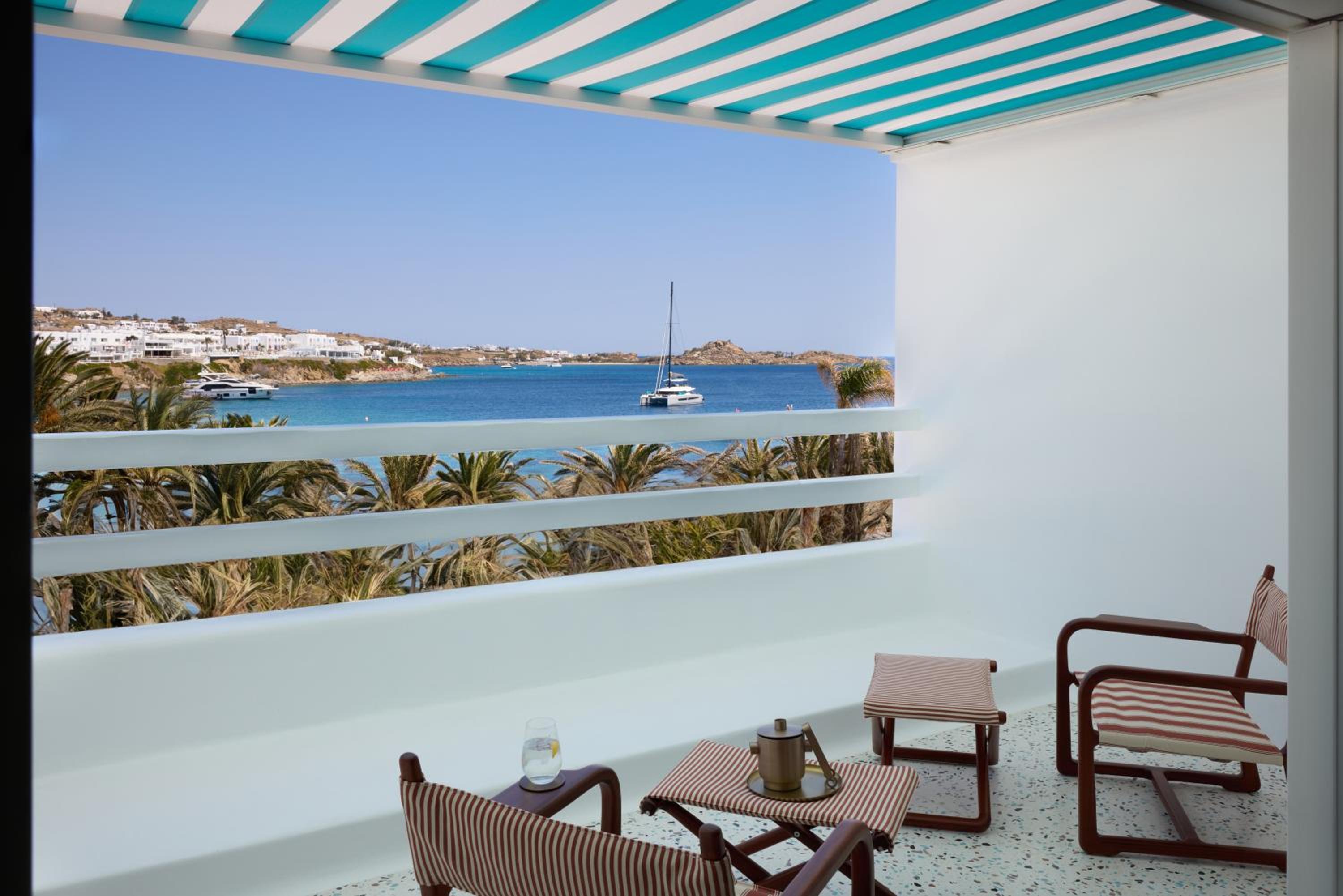 Deluxe Double Room with Sea View - Photo 4