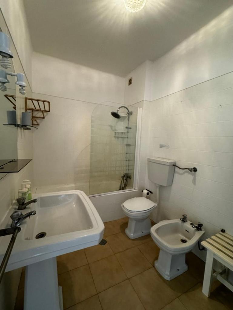 One-Bedroom Apartment - Photo 3