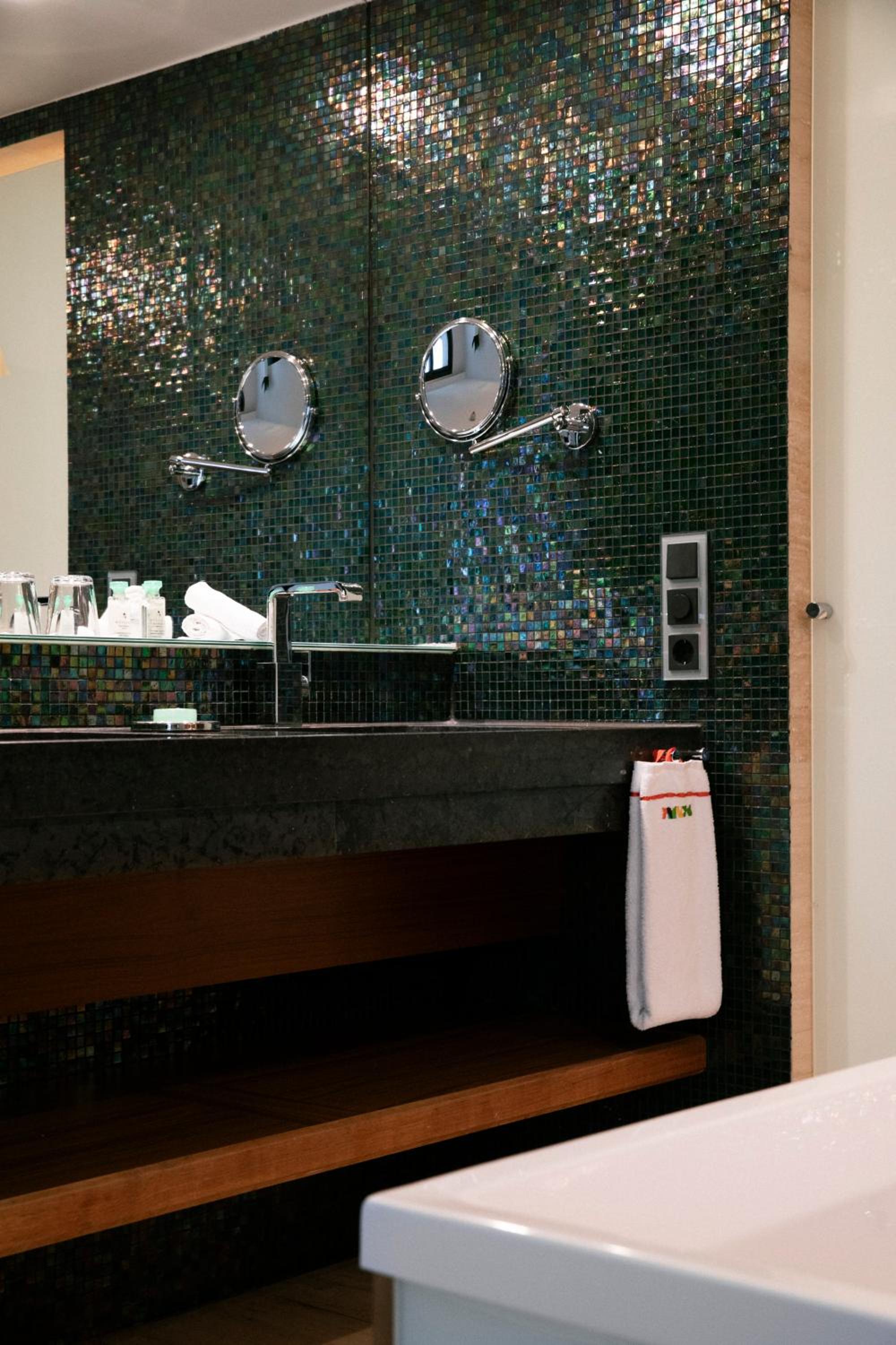 Superior Double Room with Bath - Photo 7