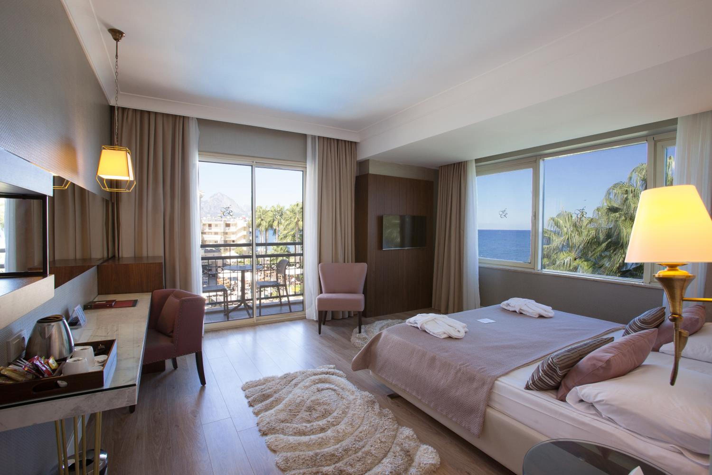 Deluxe Room photo 2