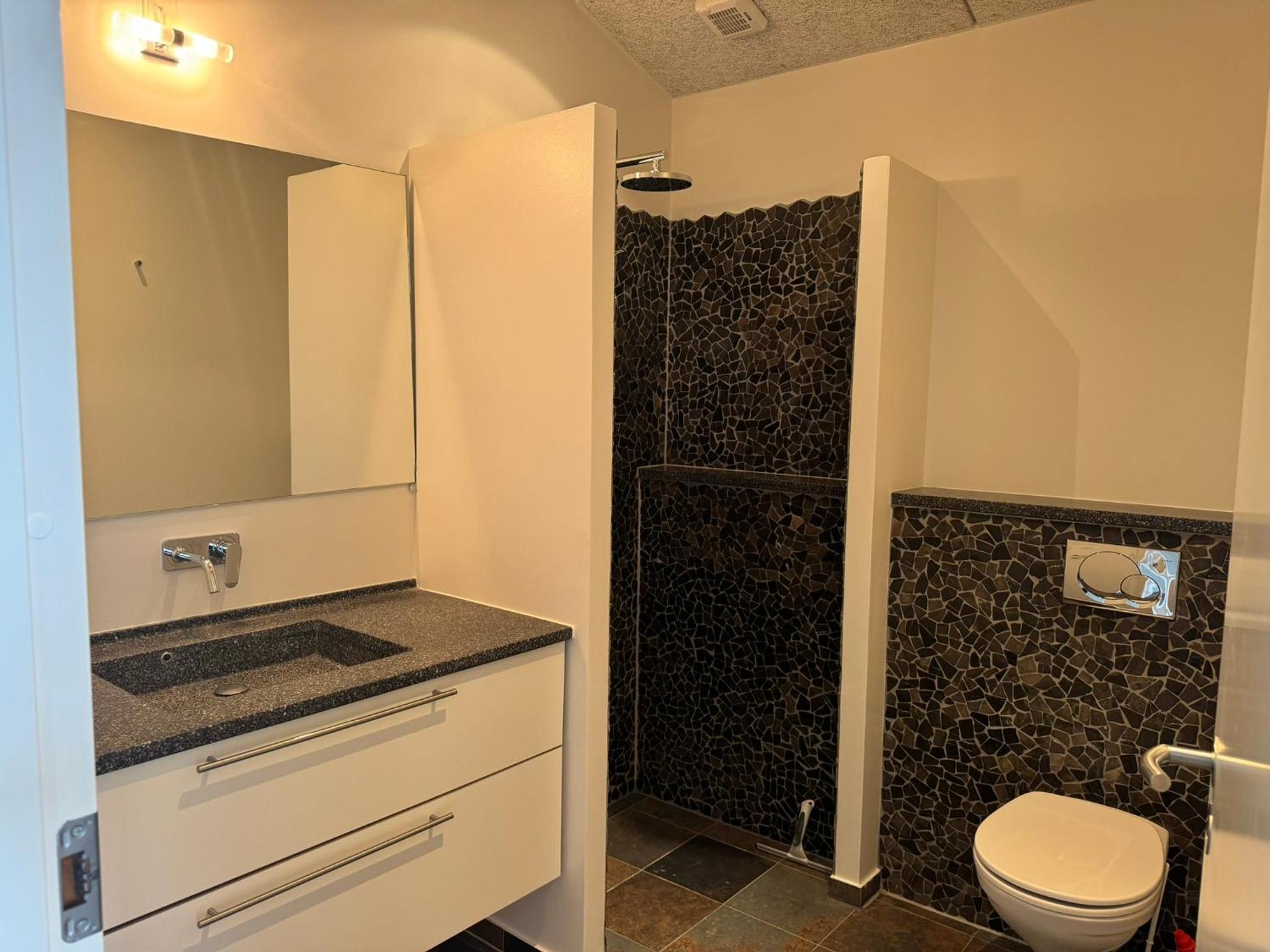 Two-Bedroom Superior Apartment thumbnail 5