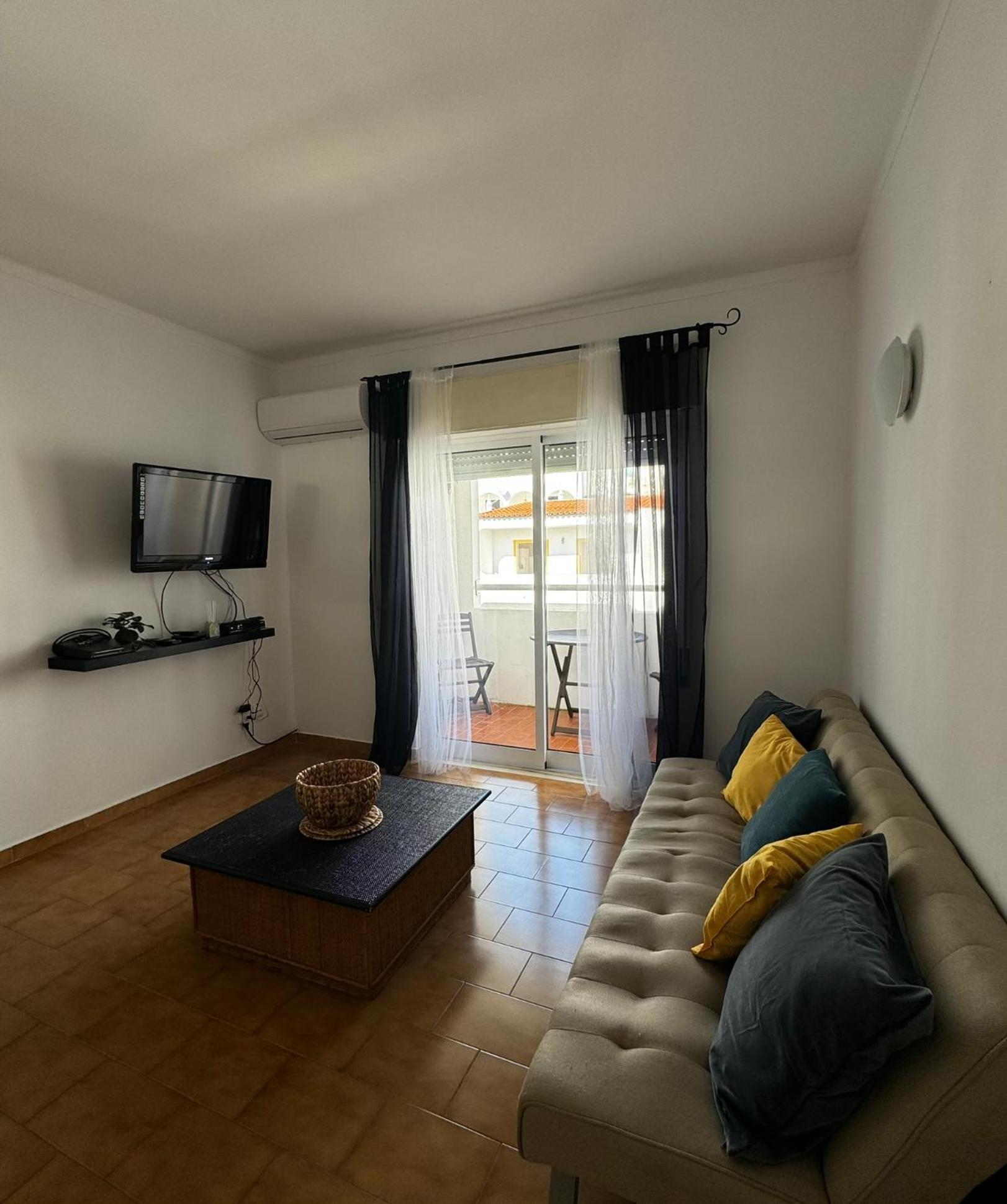 One-Bedroom Apartment - Photo 1