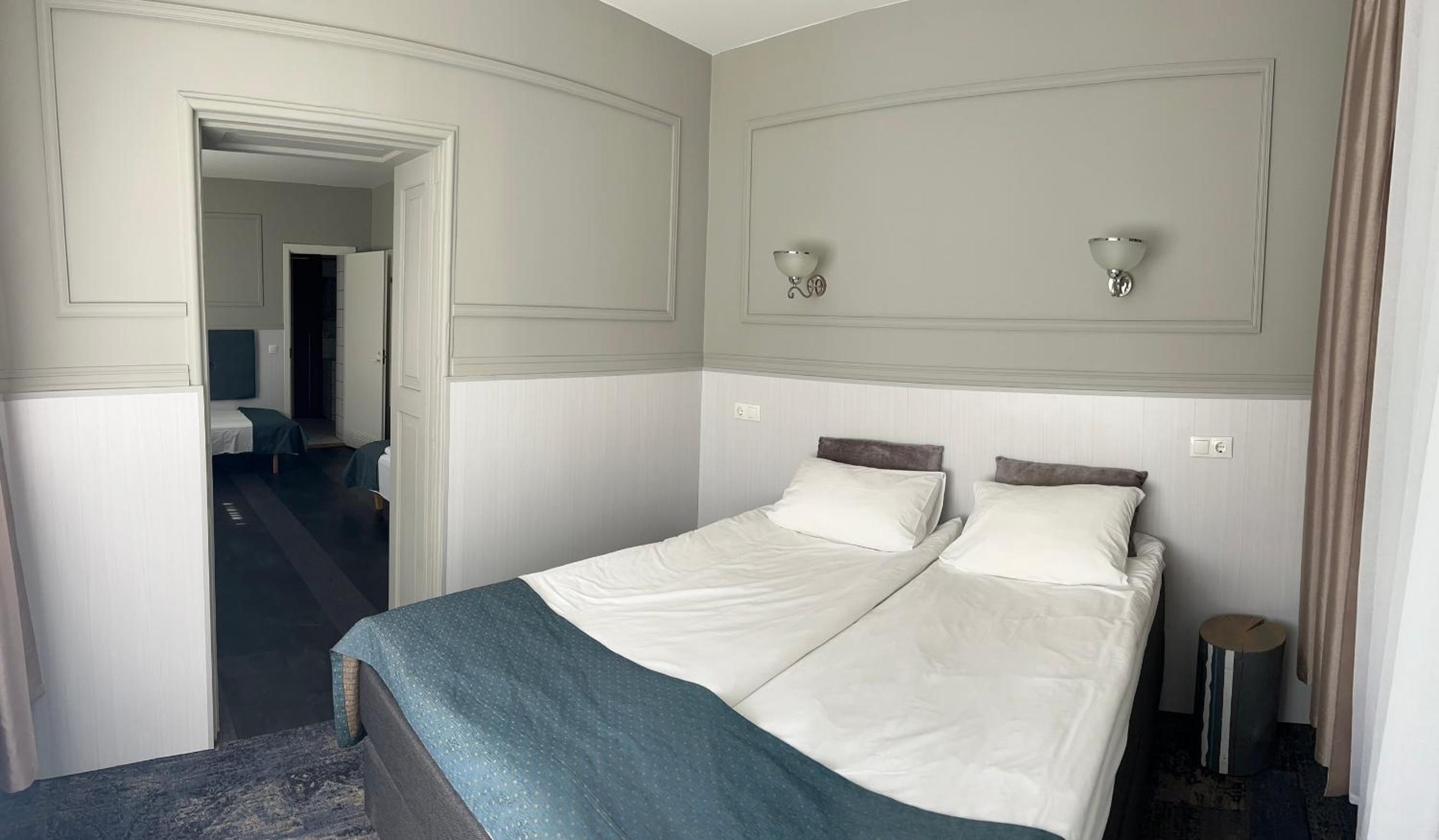 Superior Quadruple Room - Photo 19
