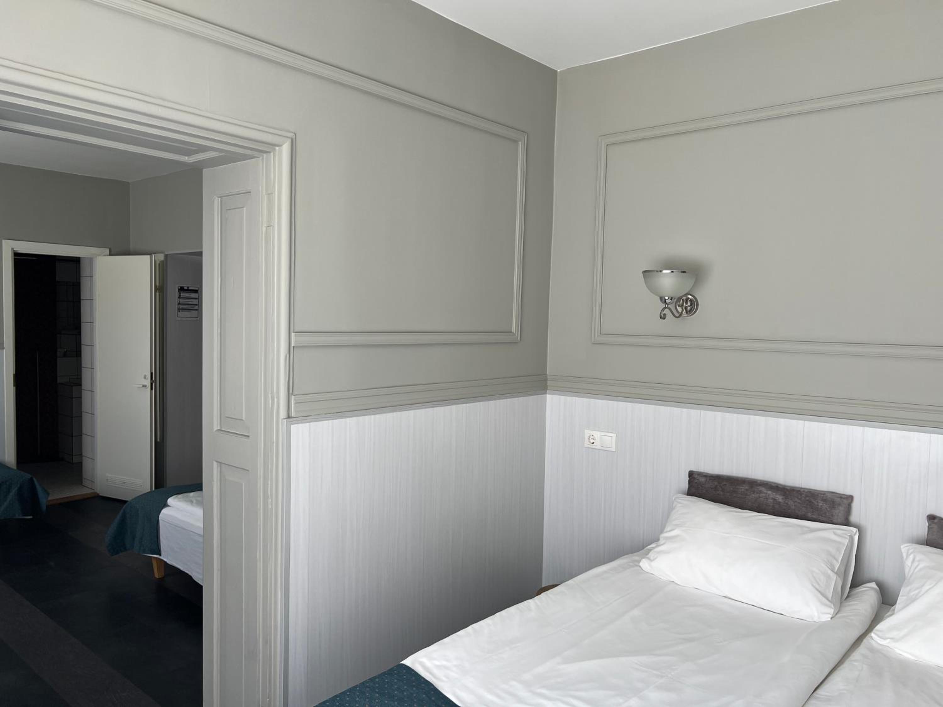 Superior Quadruple Room - Photo 3