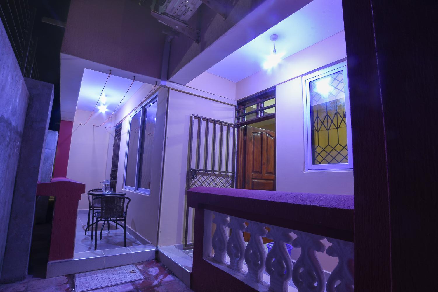 Apartment with Balcony photo 2