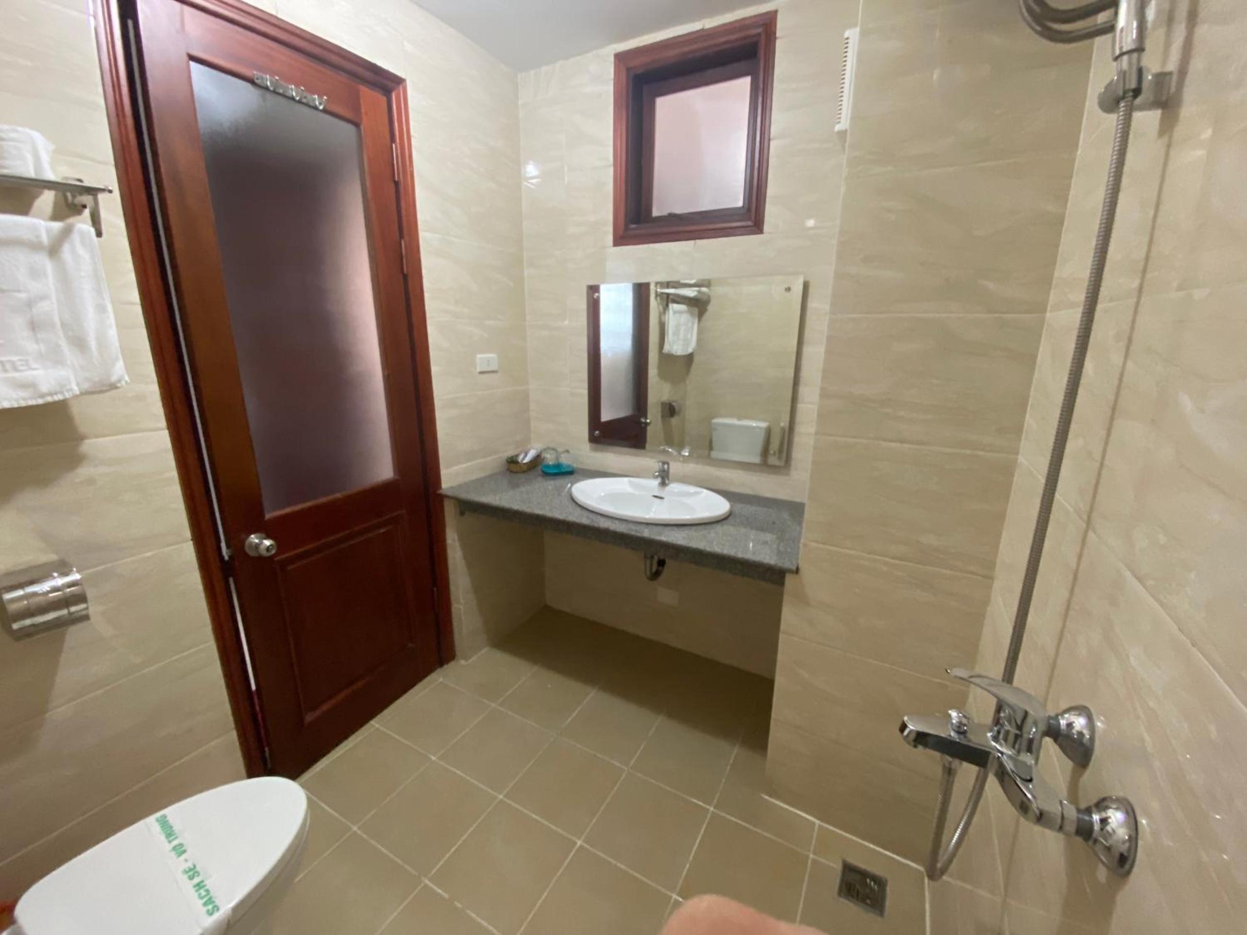 Twin Room - Photo 2