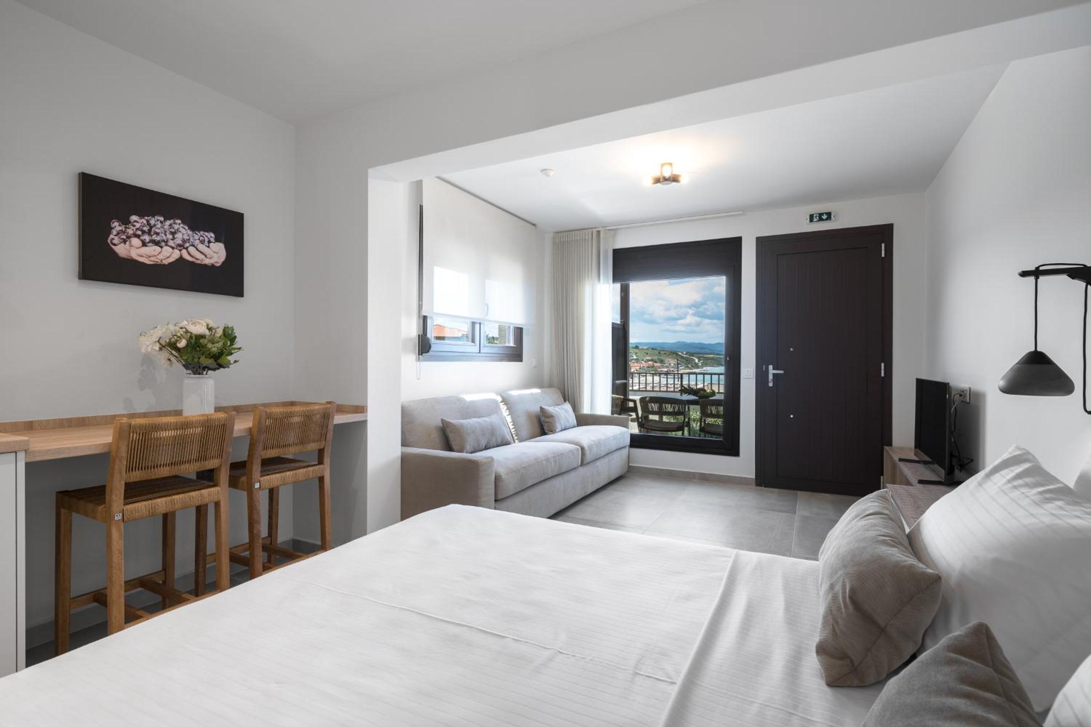 Superior Suite with Sea View (KOHILI)