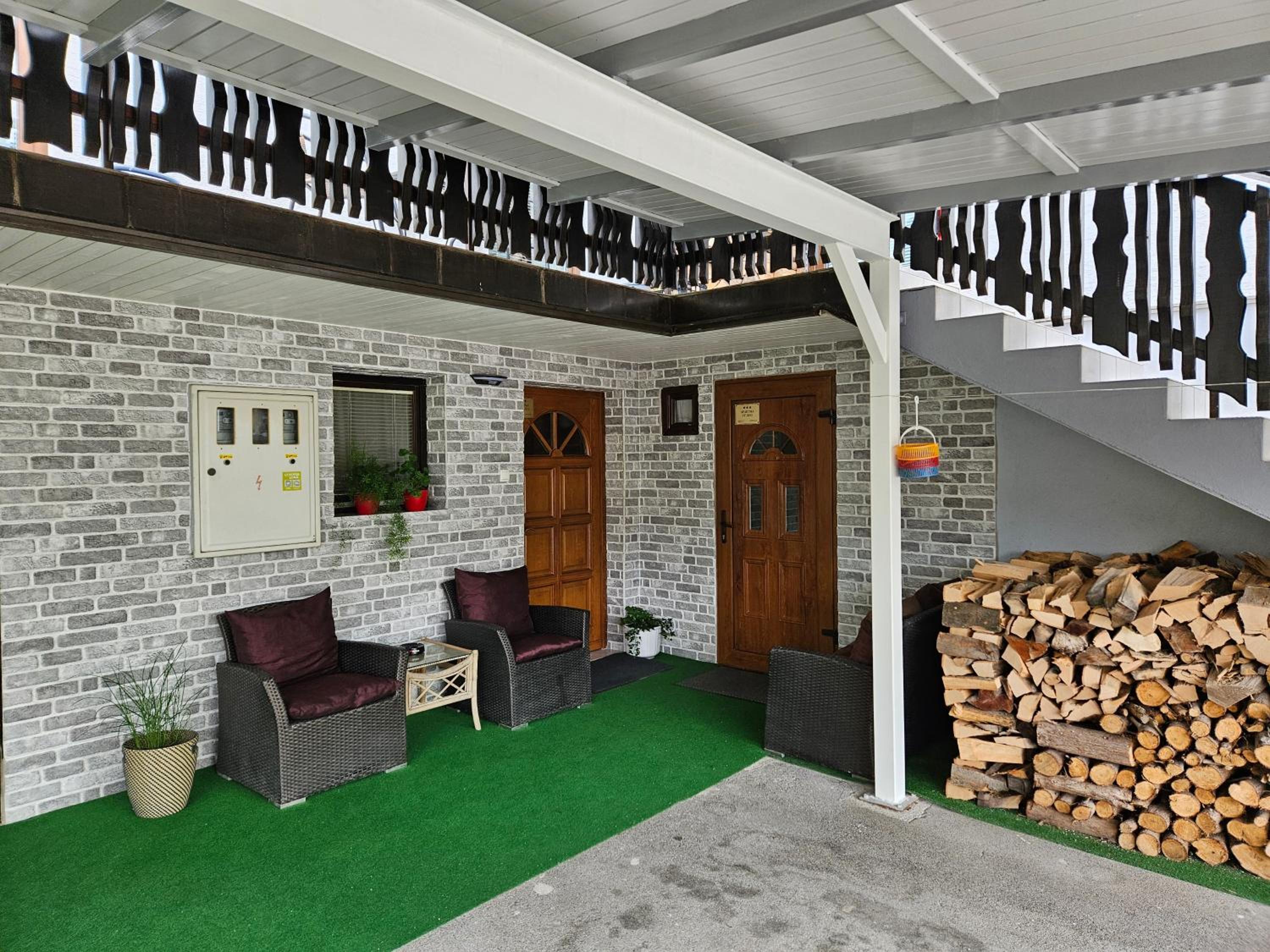 Studio (2 Adults + 2 Children) photo 2