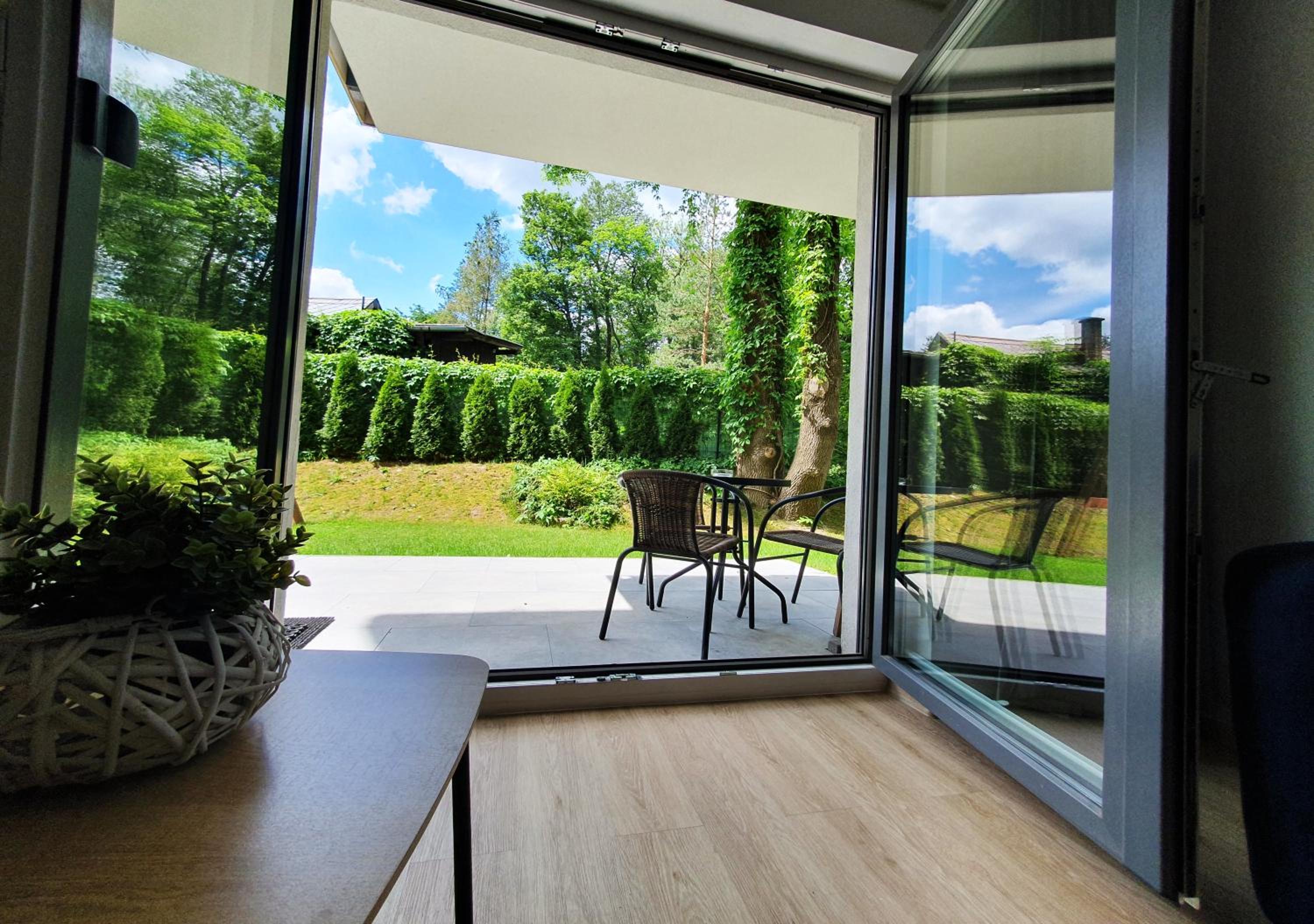 Apartment with Terrace - Garden 2B