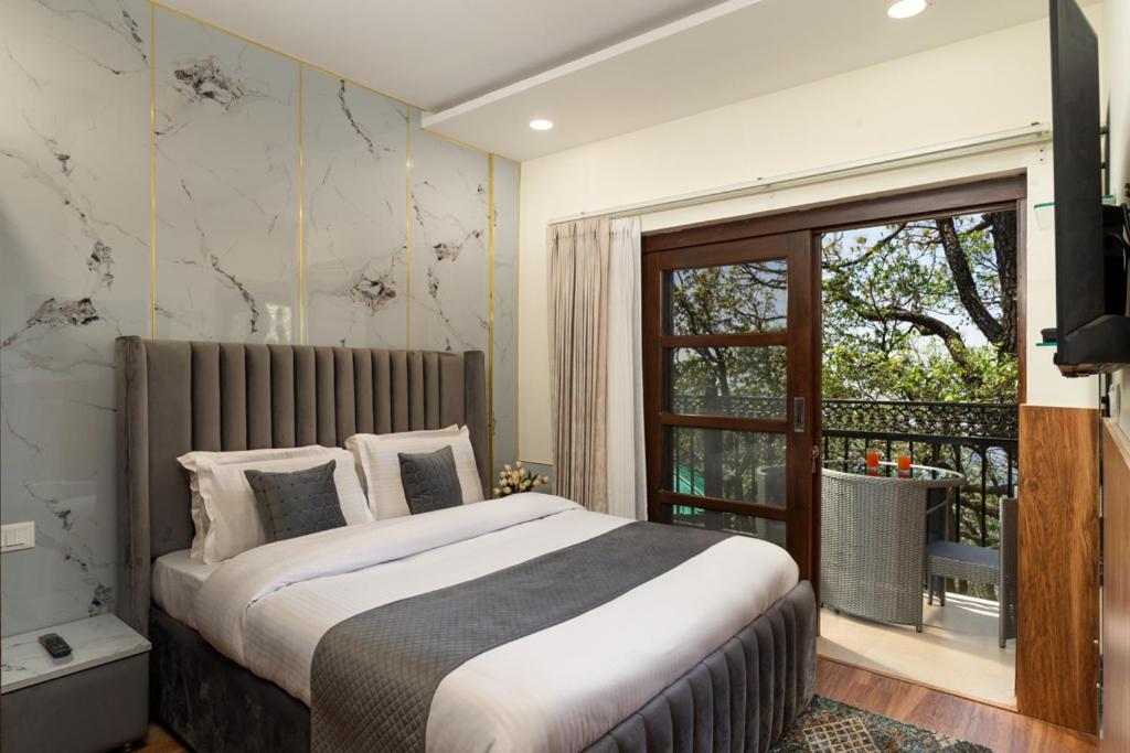 Deluxe Double Room With Balcony