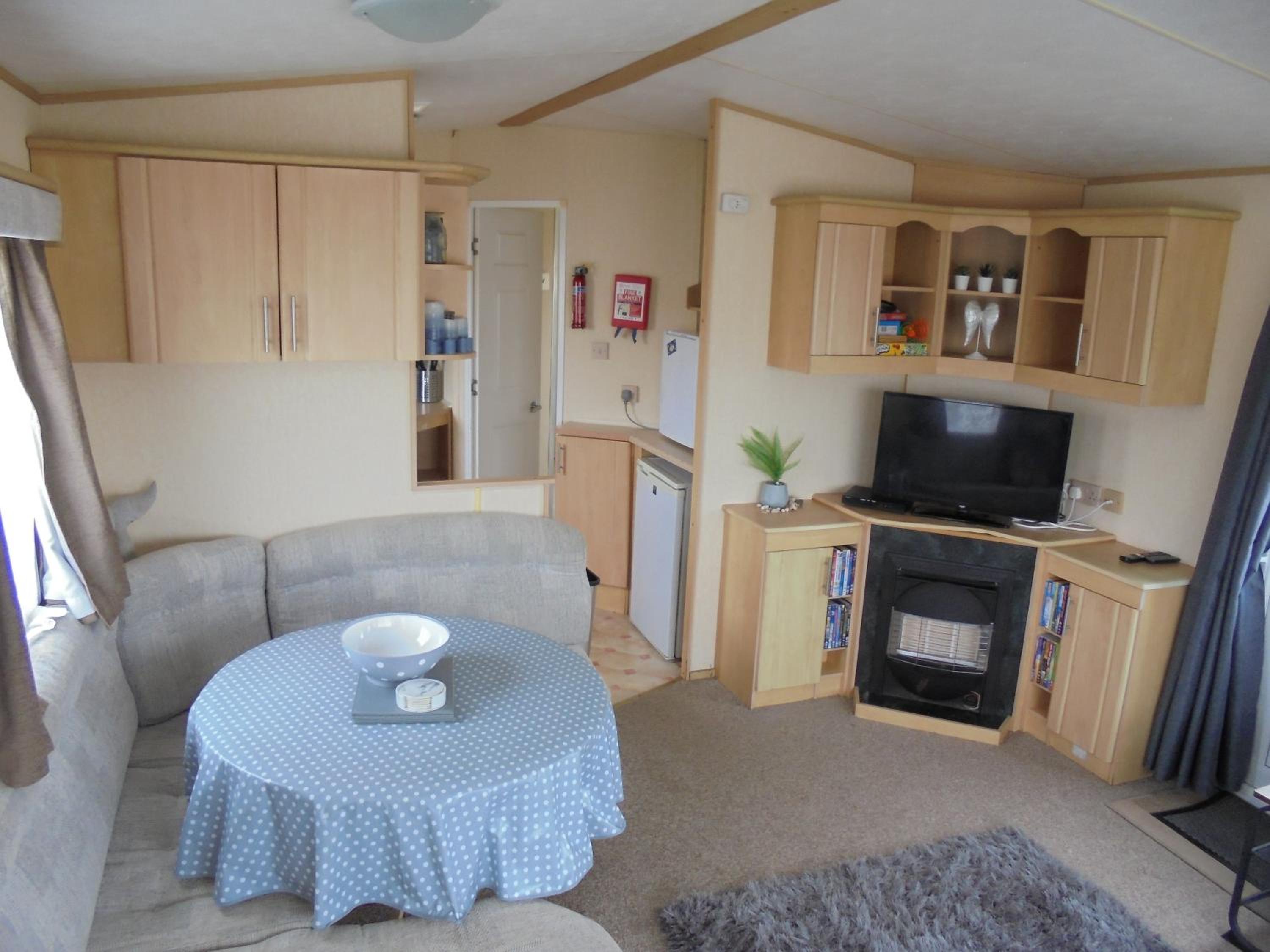 Three-Bedroom House photo 2