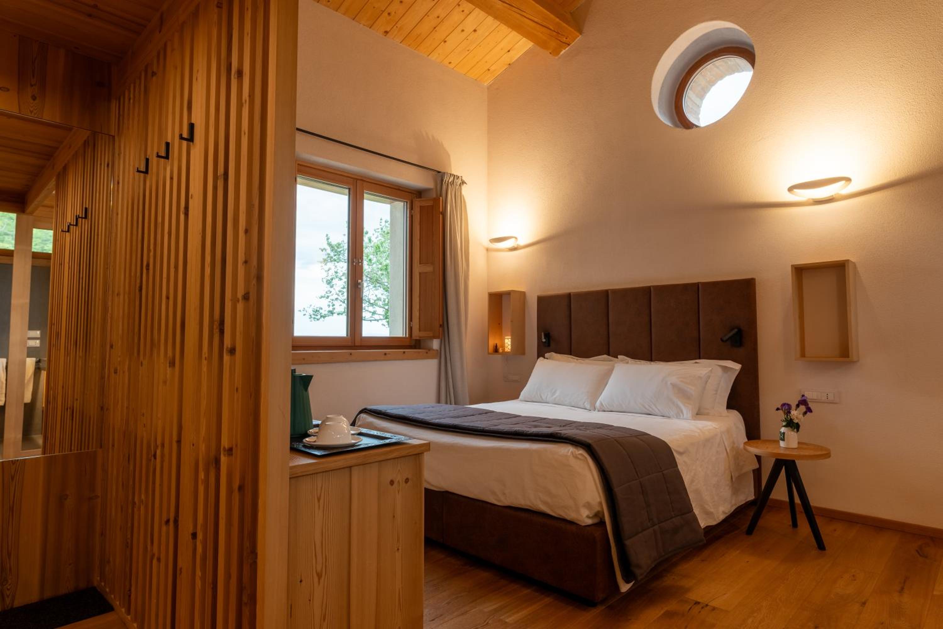 Suite - Photo 10