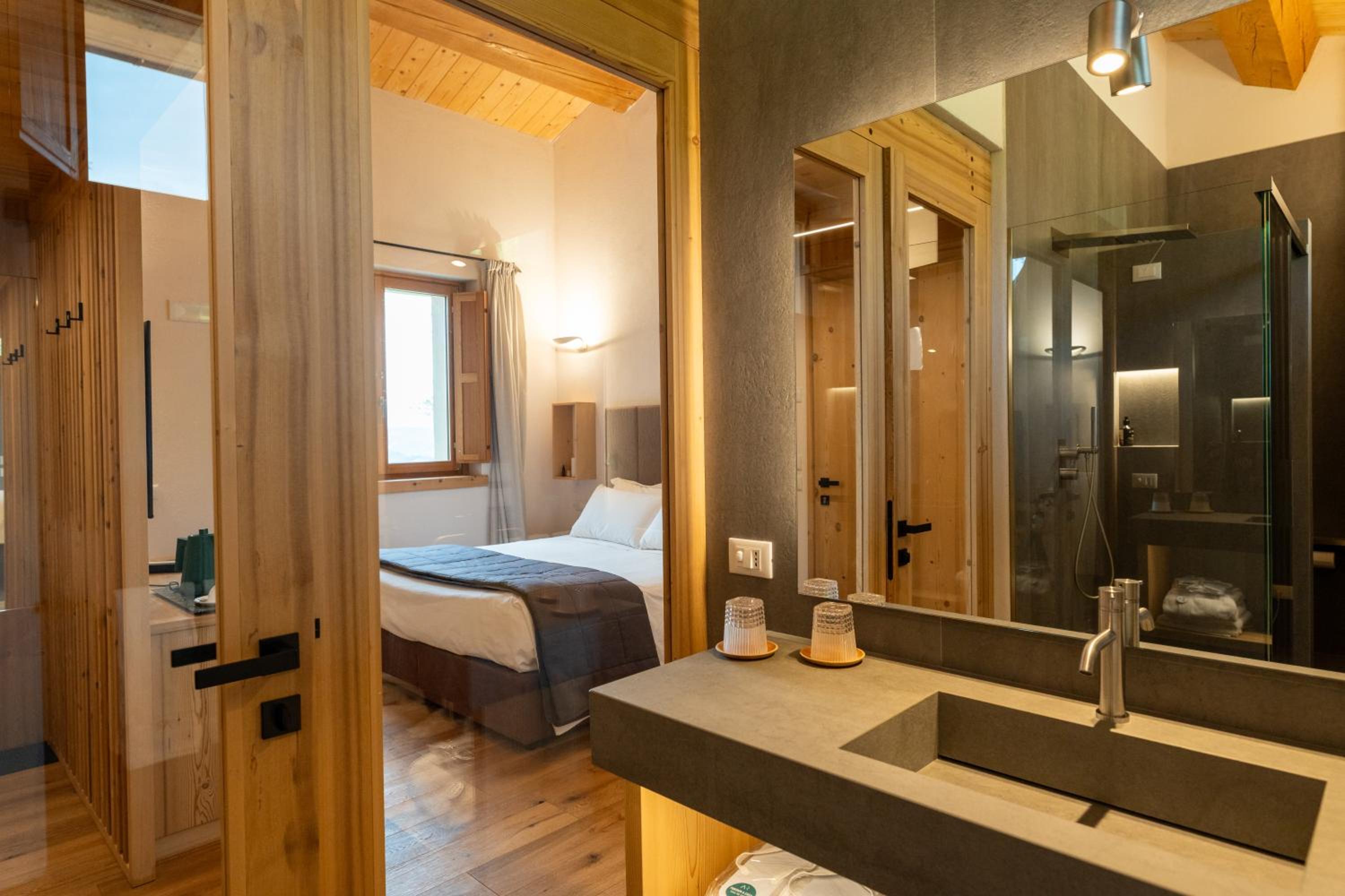 Suite - Photo 2