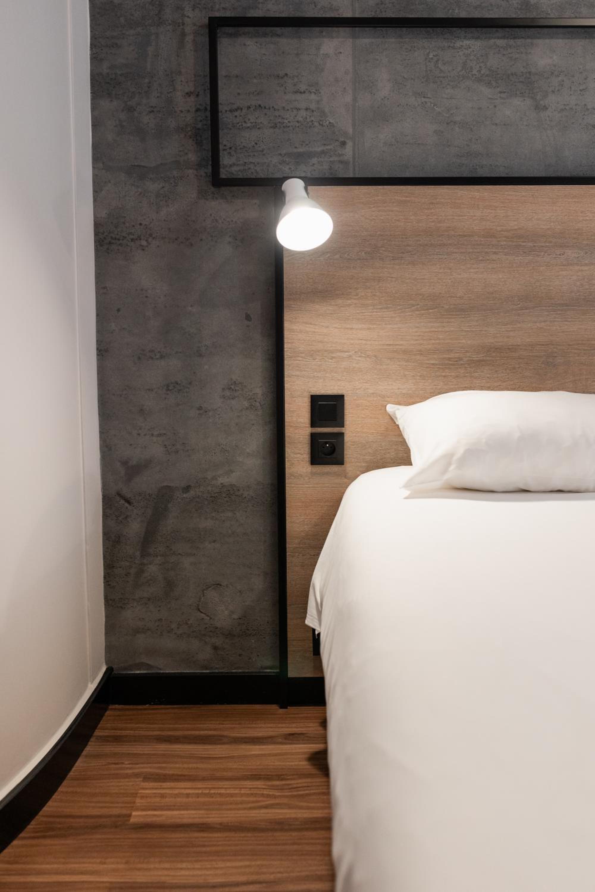 Standard Double Room - Photo 2