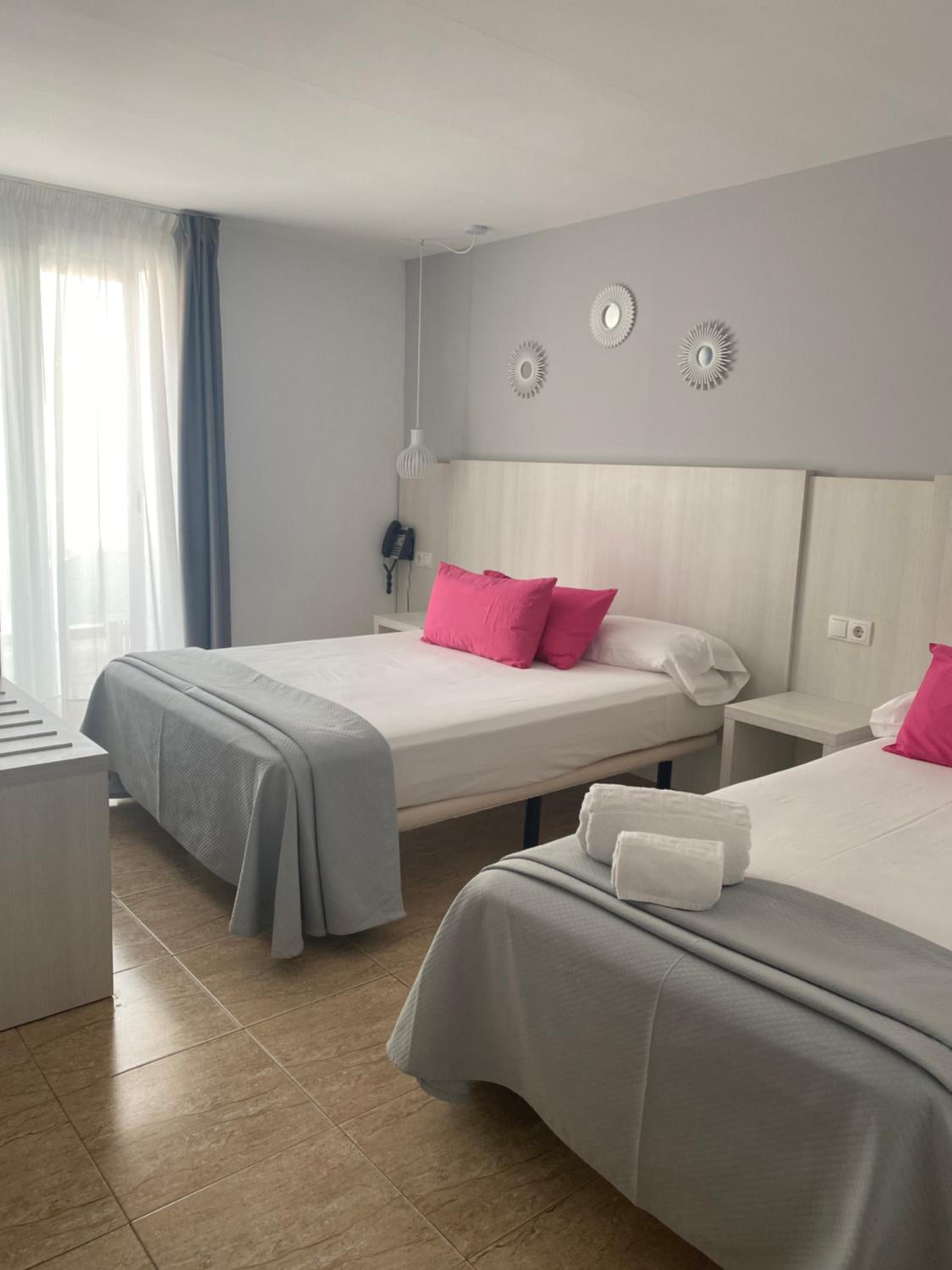 Habitación triple (2 adultos + 1 niño)