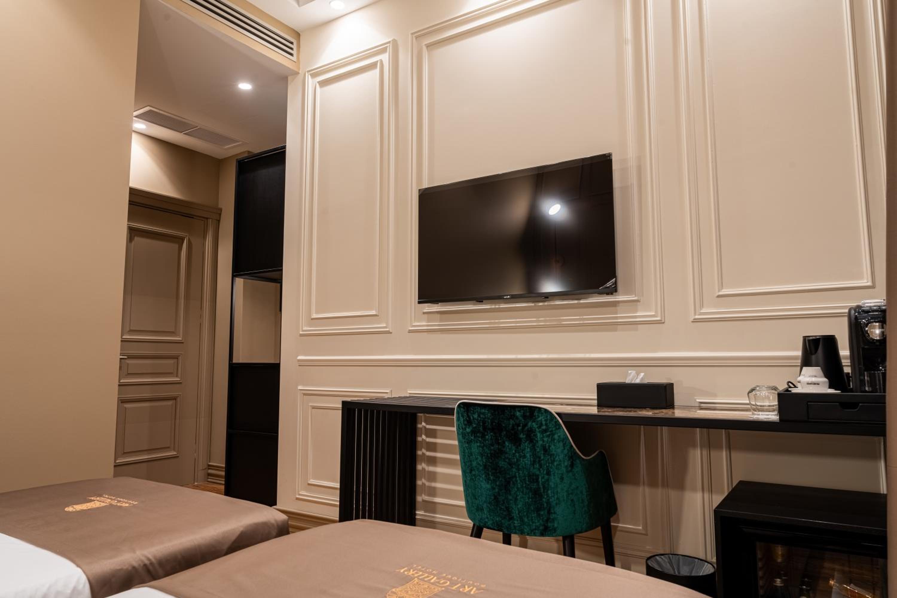 Deluxe Double or Twin Room photo 2