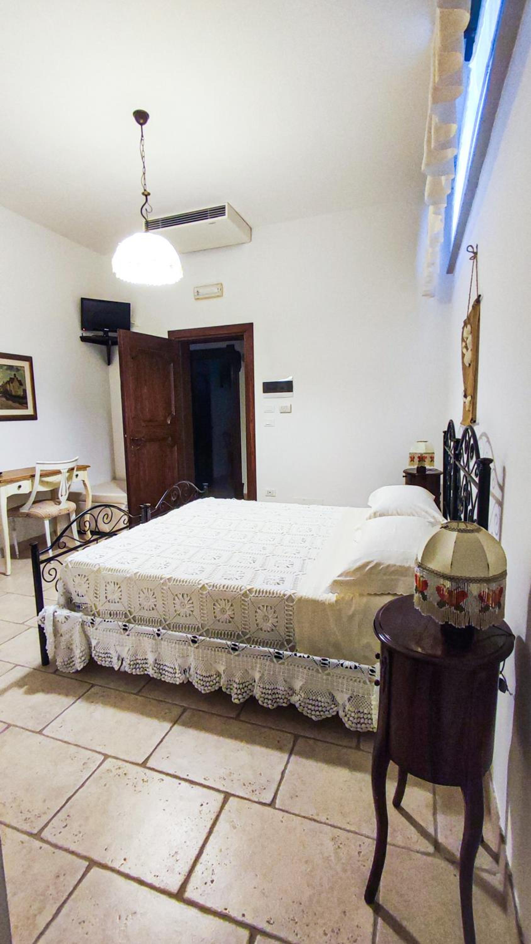 Double or Twin Room with Private Bathroom photo 3