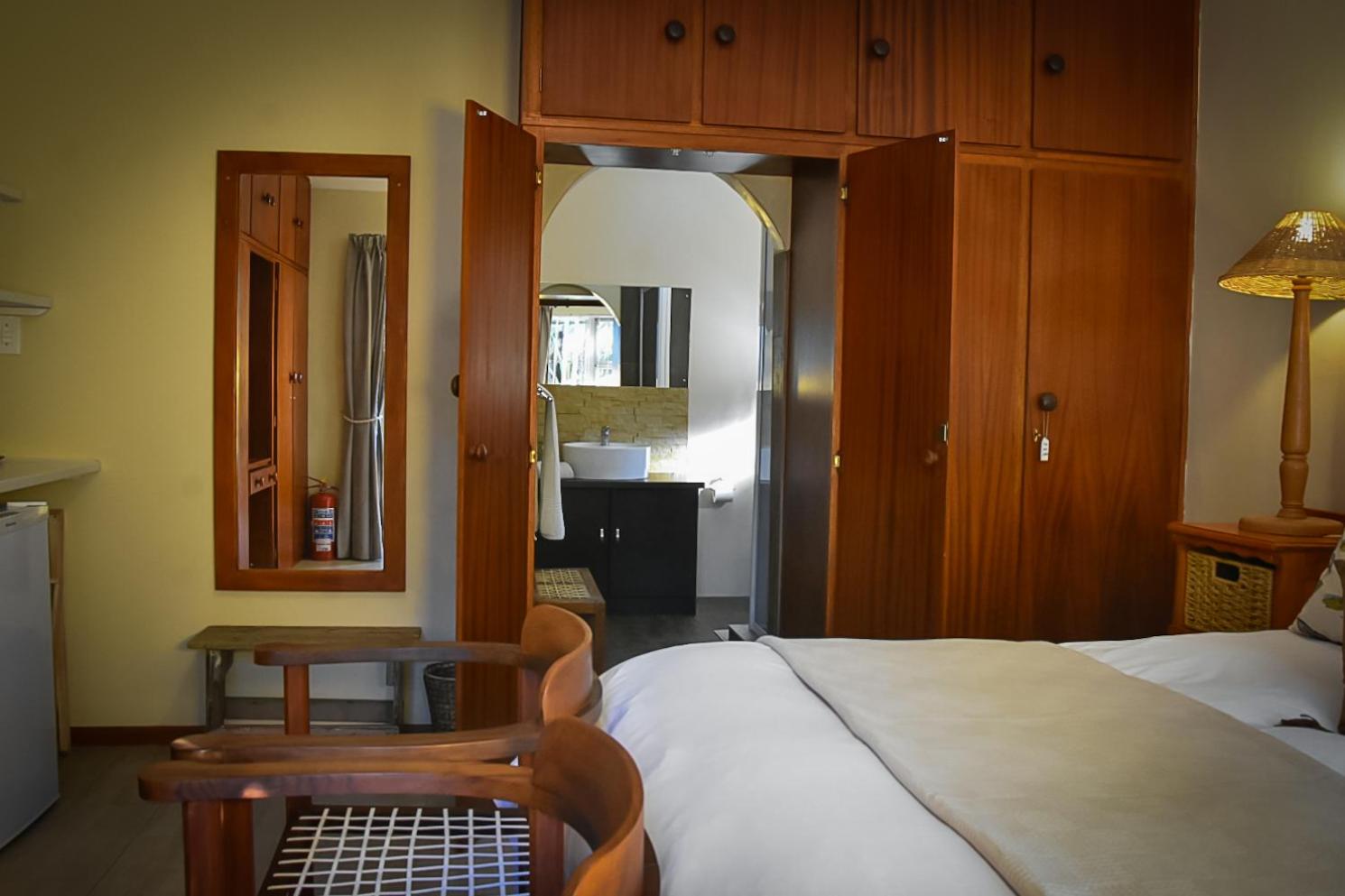 Double Room with Garden View - Photo 10