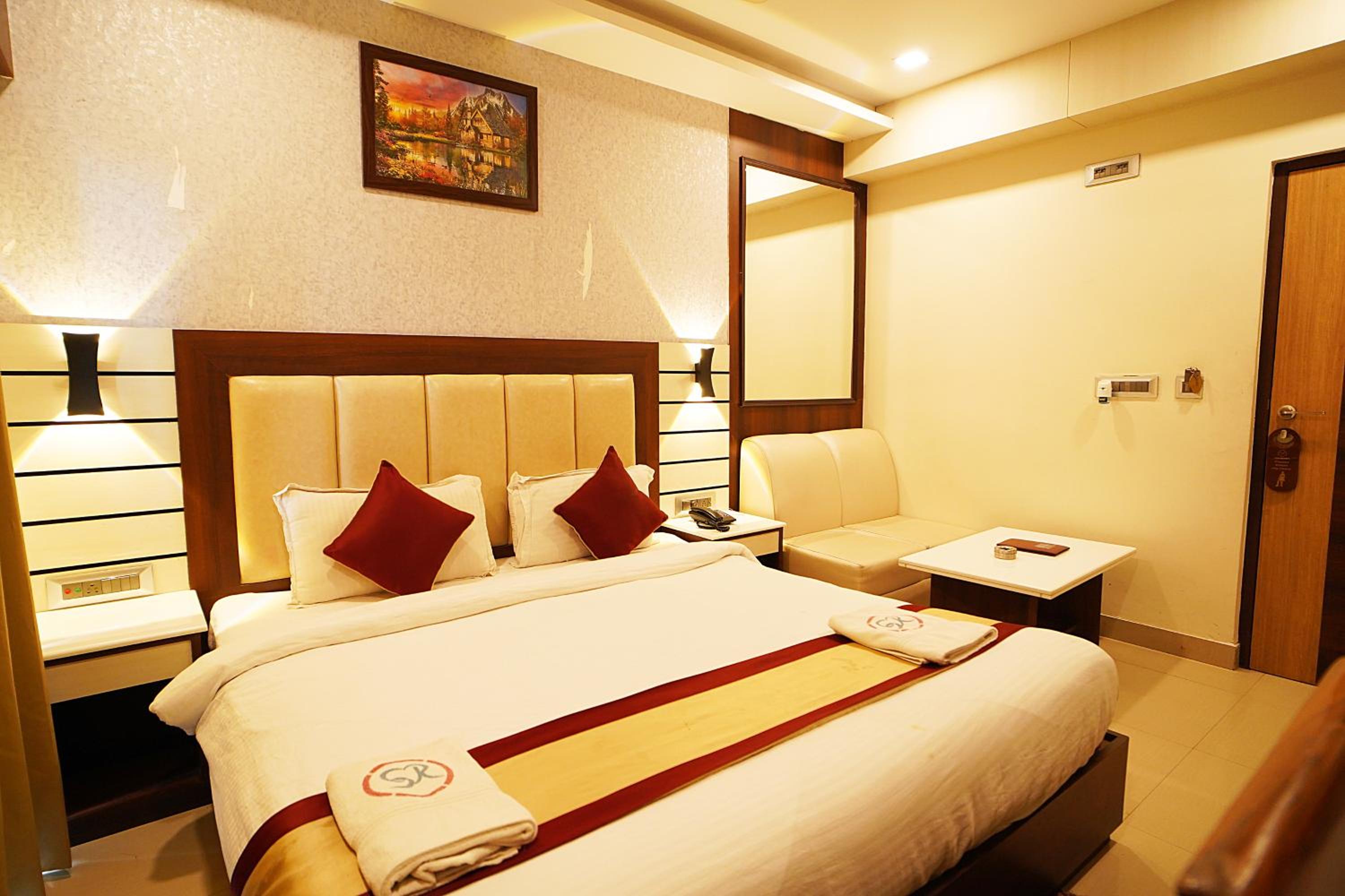 Deluxe Double Room With Balcony photo 2