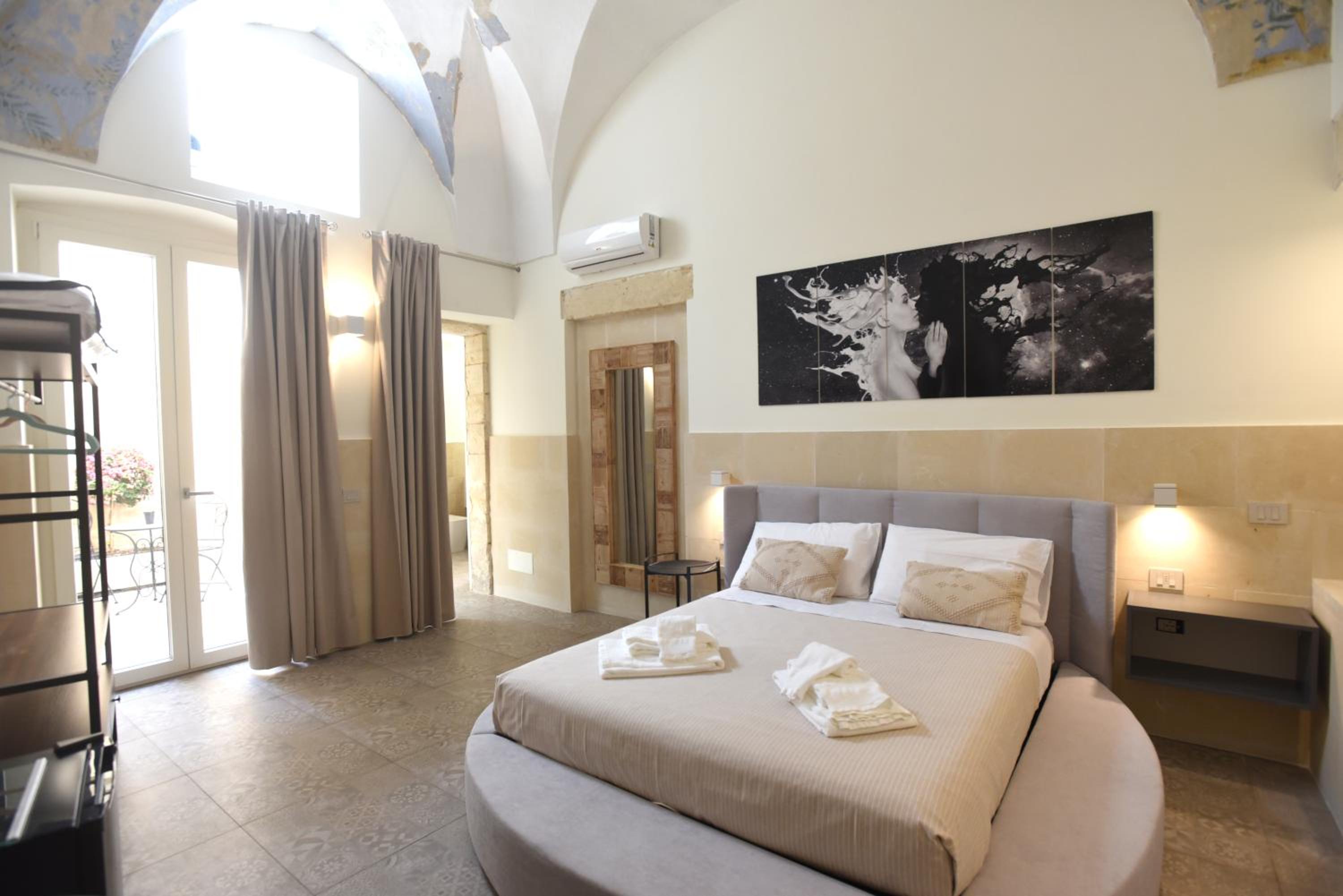 Deluxe Suite with Spa Bath