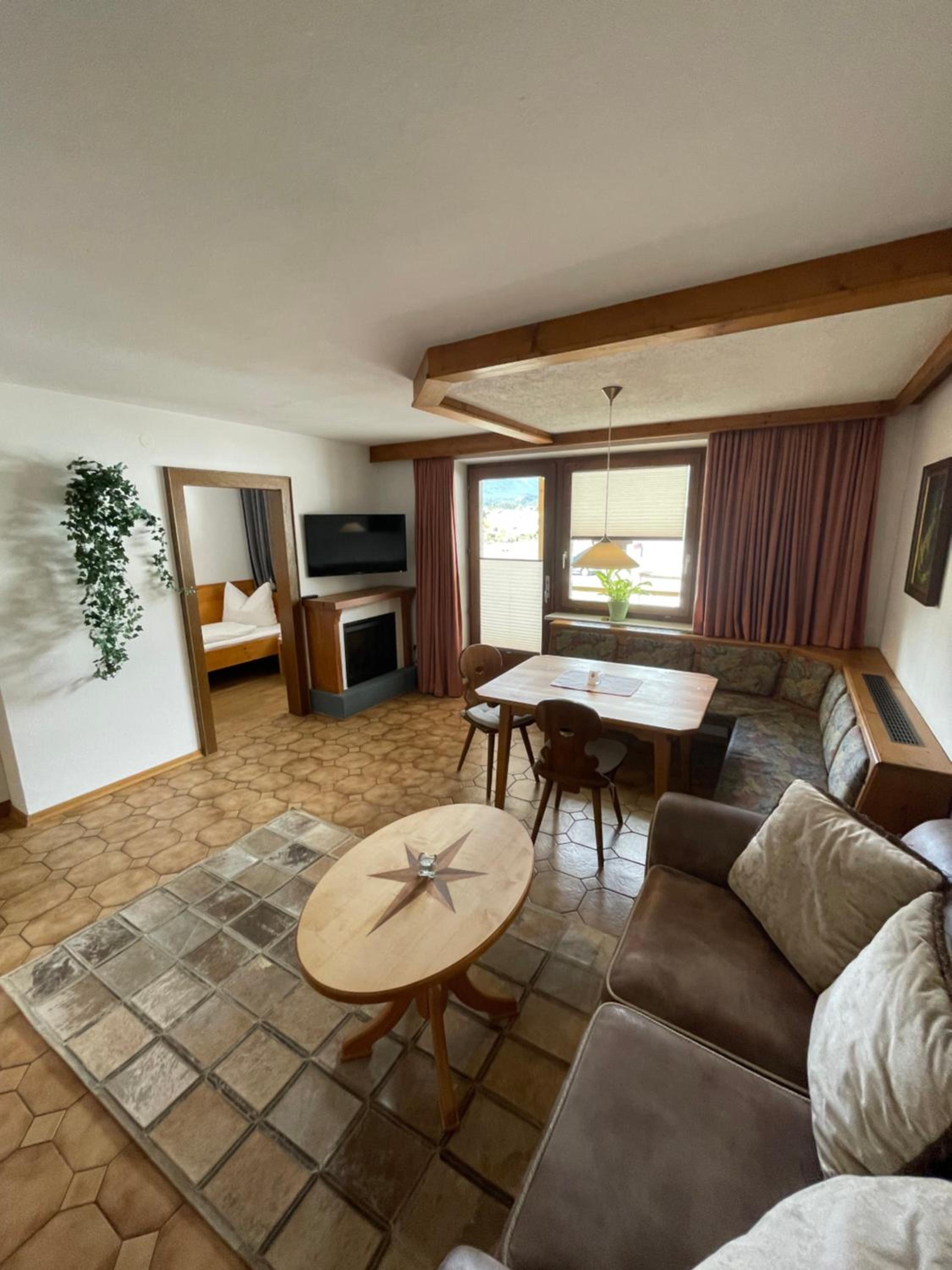 Two-Bedroom Apartment with Balcony photo 2