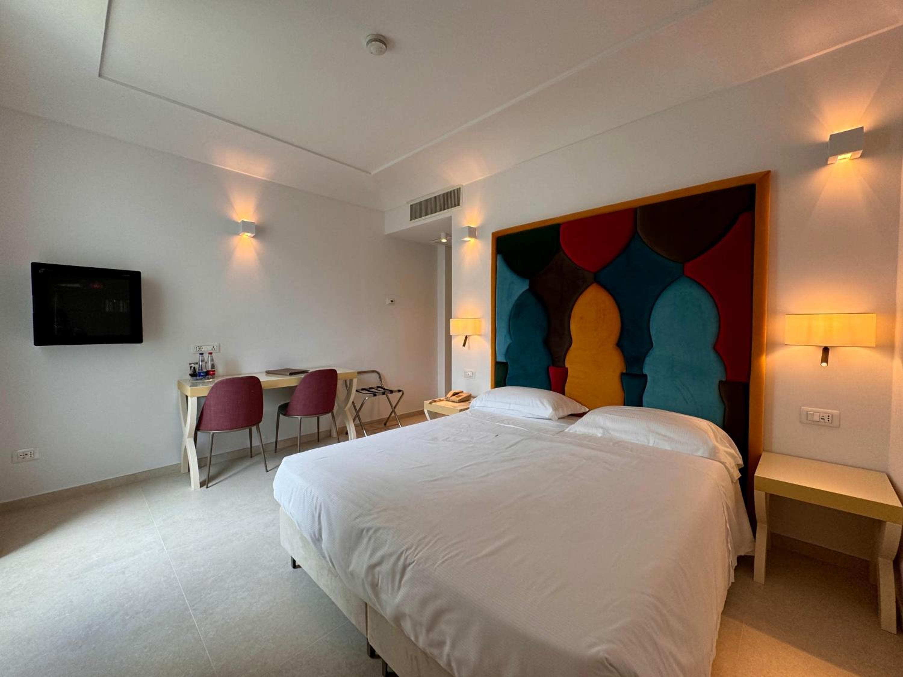 Double or Twin Room - Photo 8