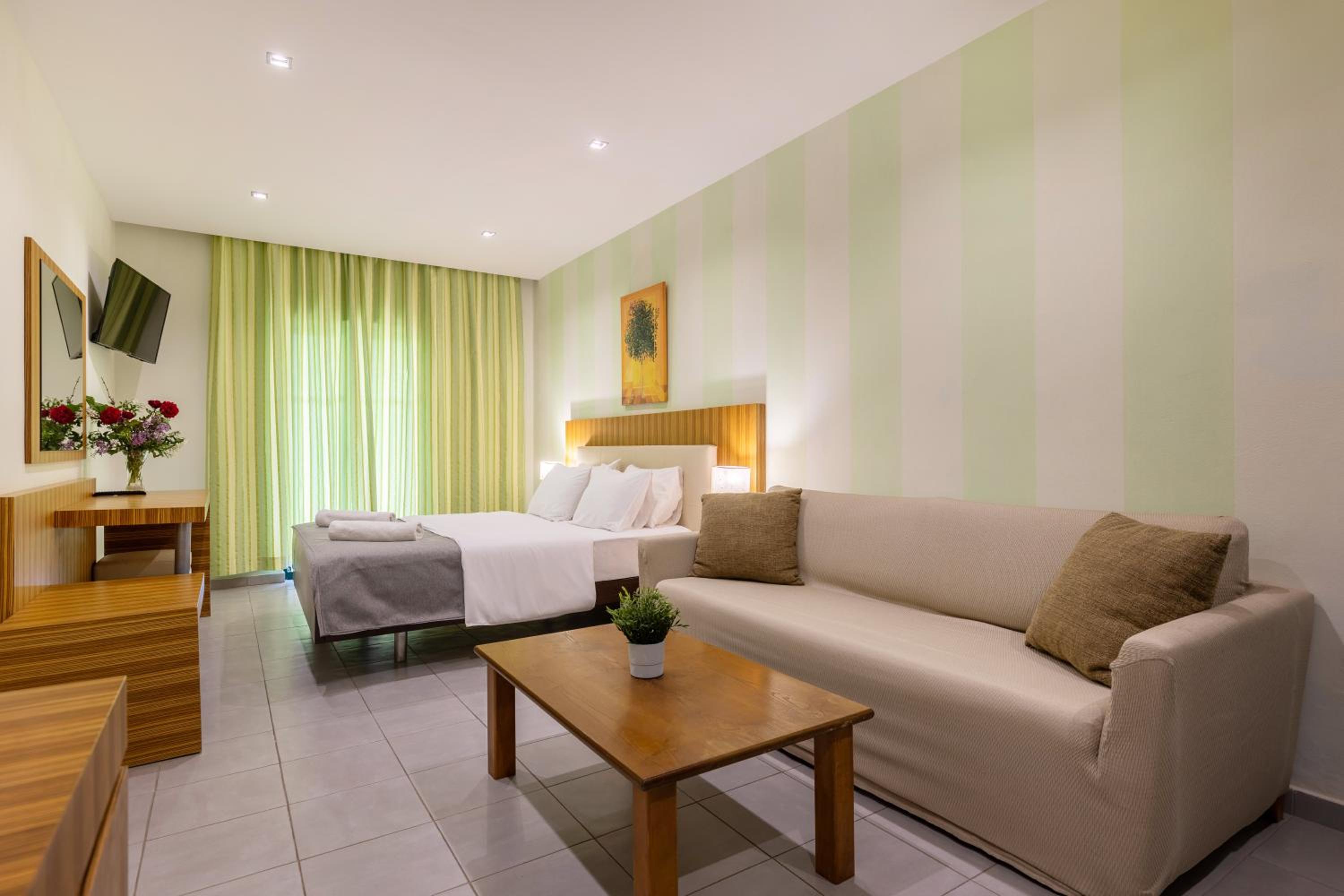 Junior Suite with Garden View