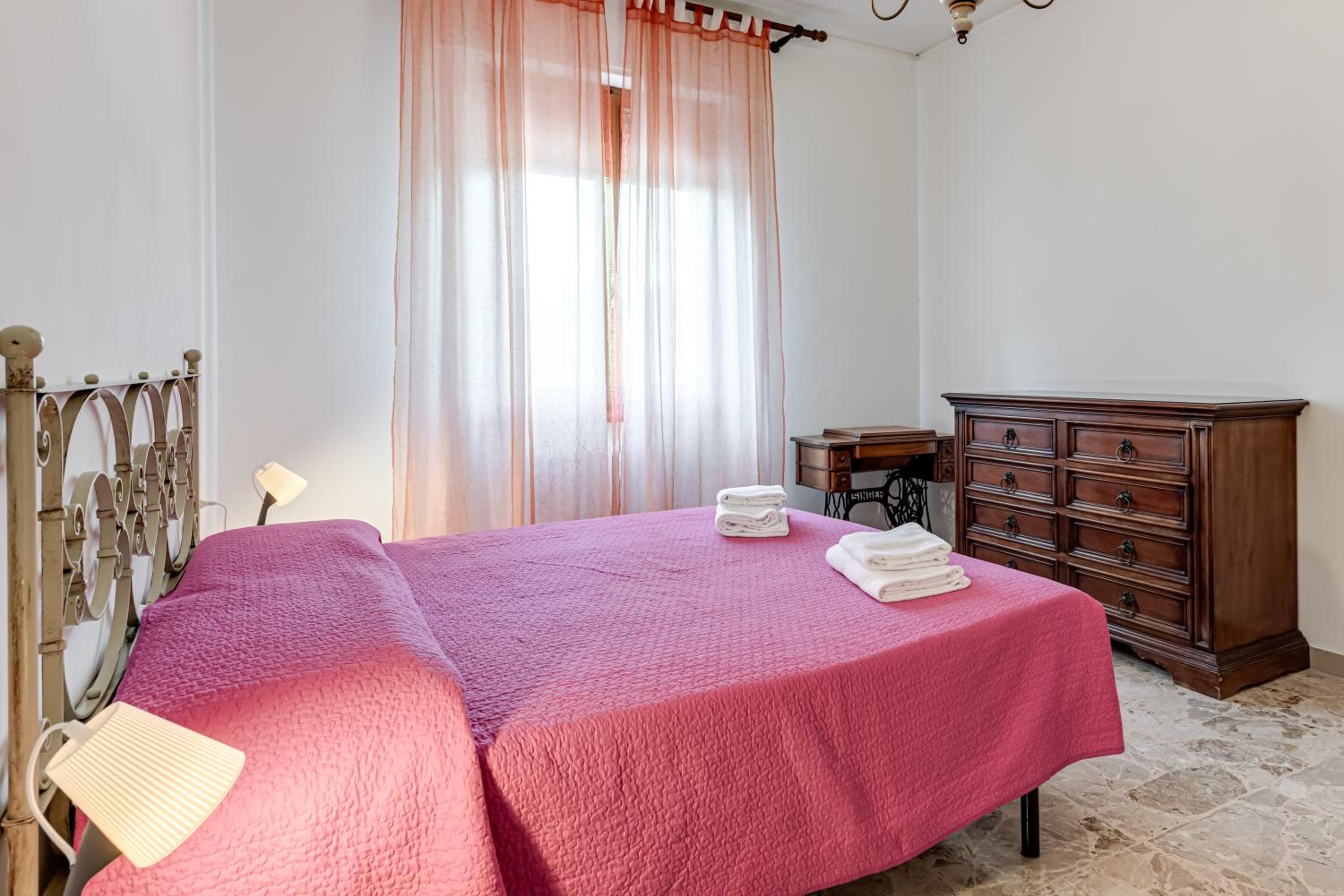 Two-Bedroom Deluxe Apartment with Balcony