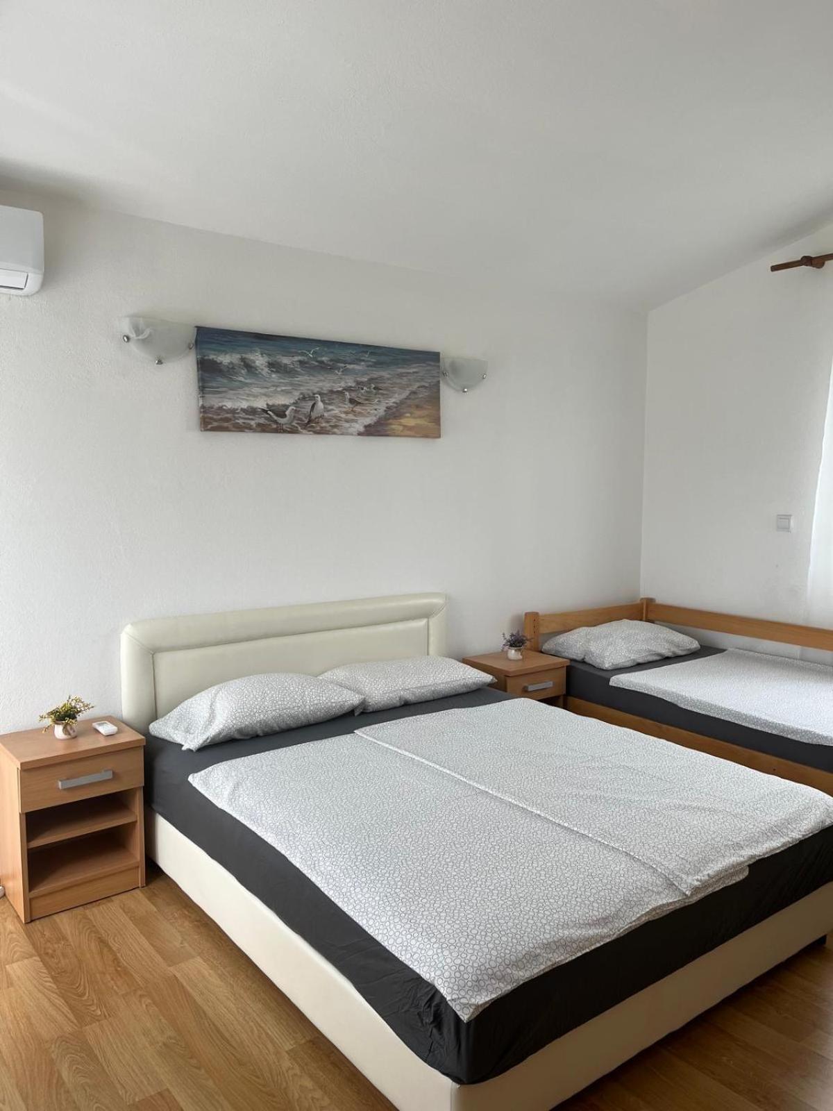 One-Bedroom Apartment photo 3