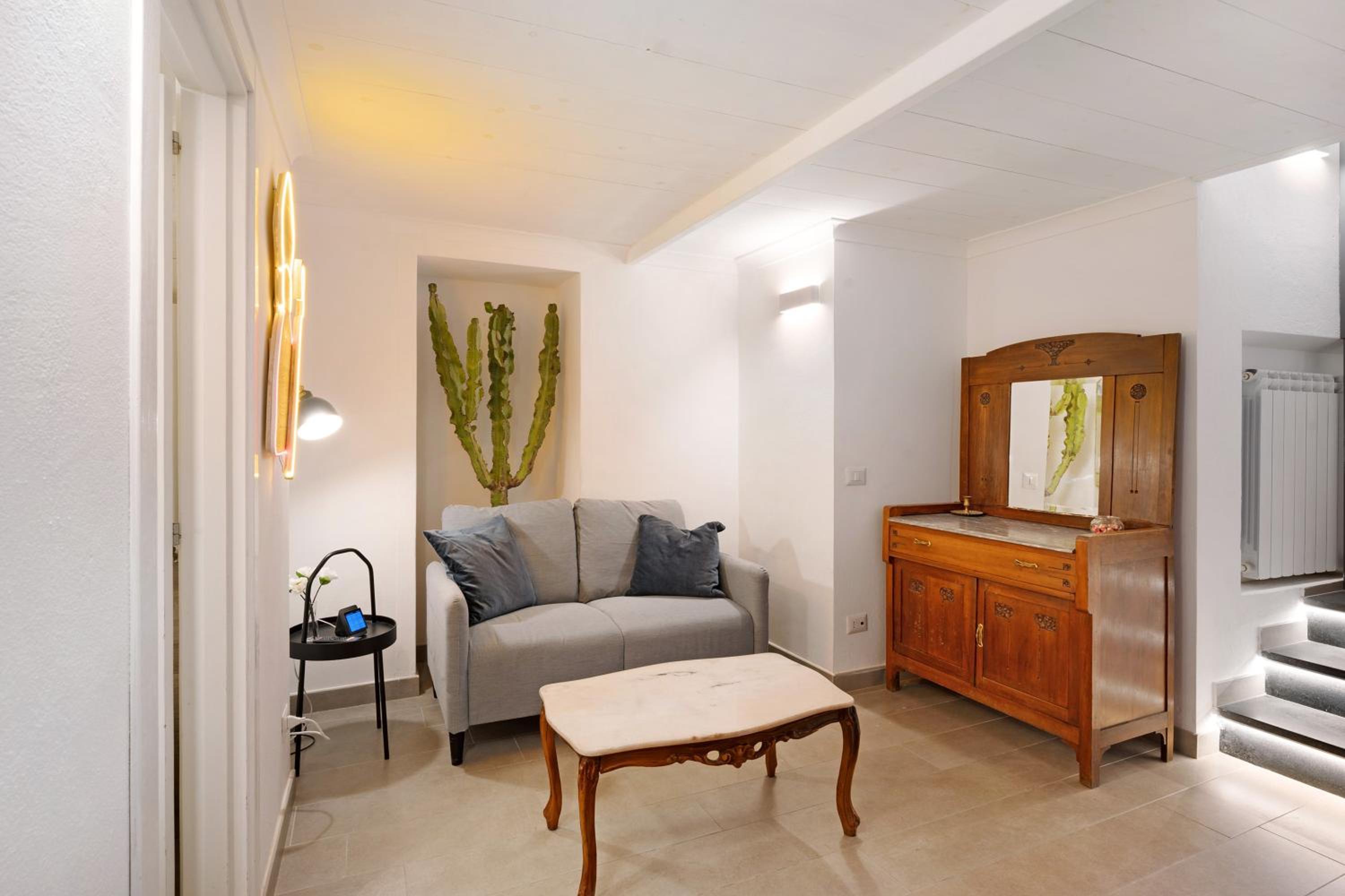 Superior One-Bedroom Apartment