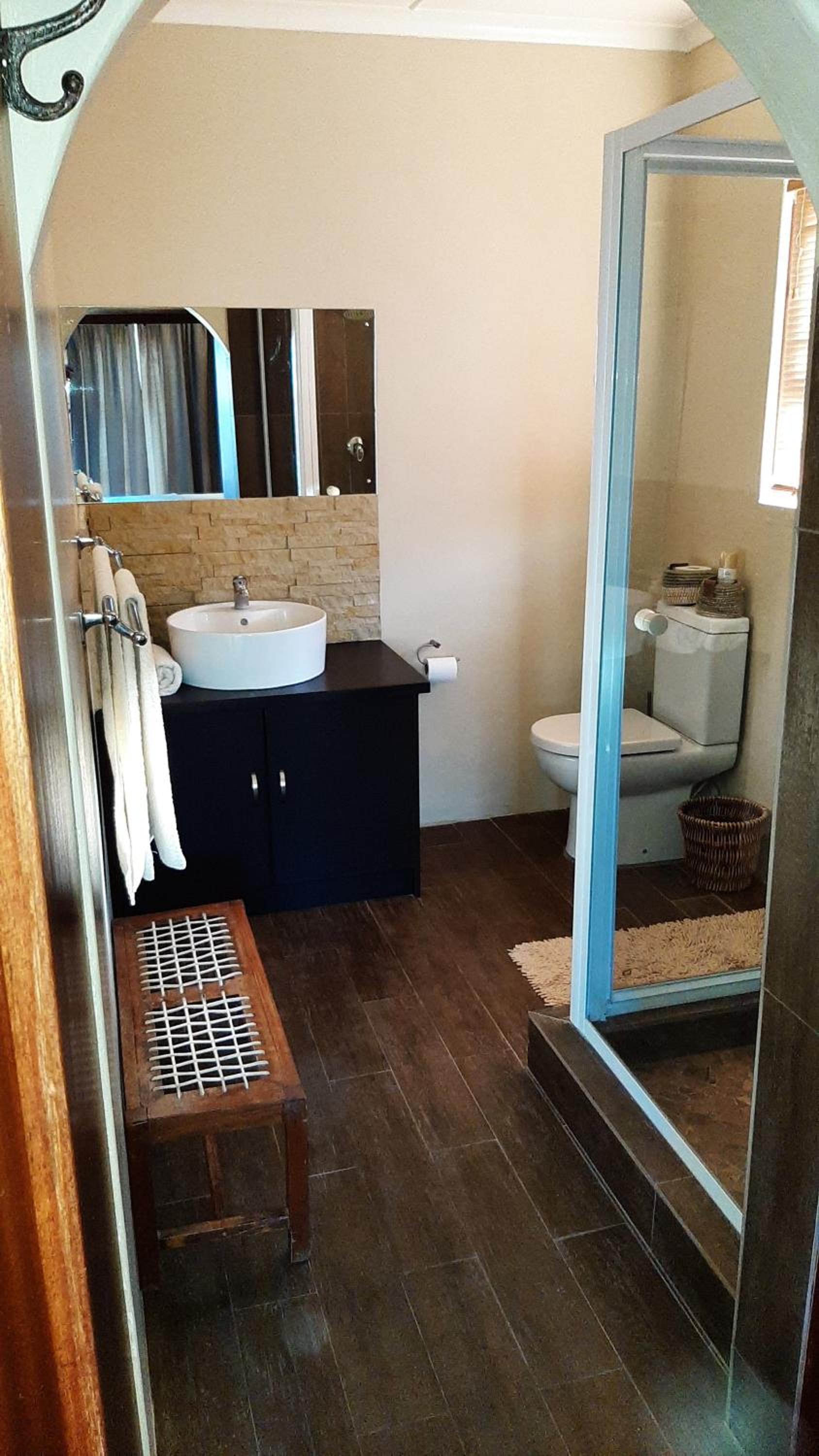Double Room with Garden View - Photo 13