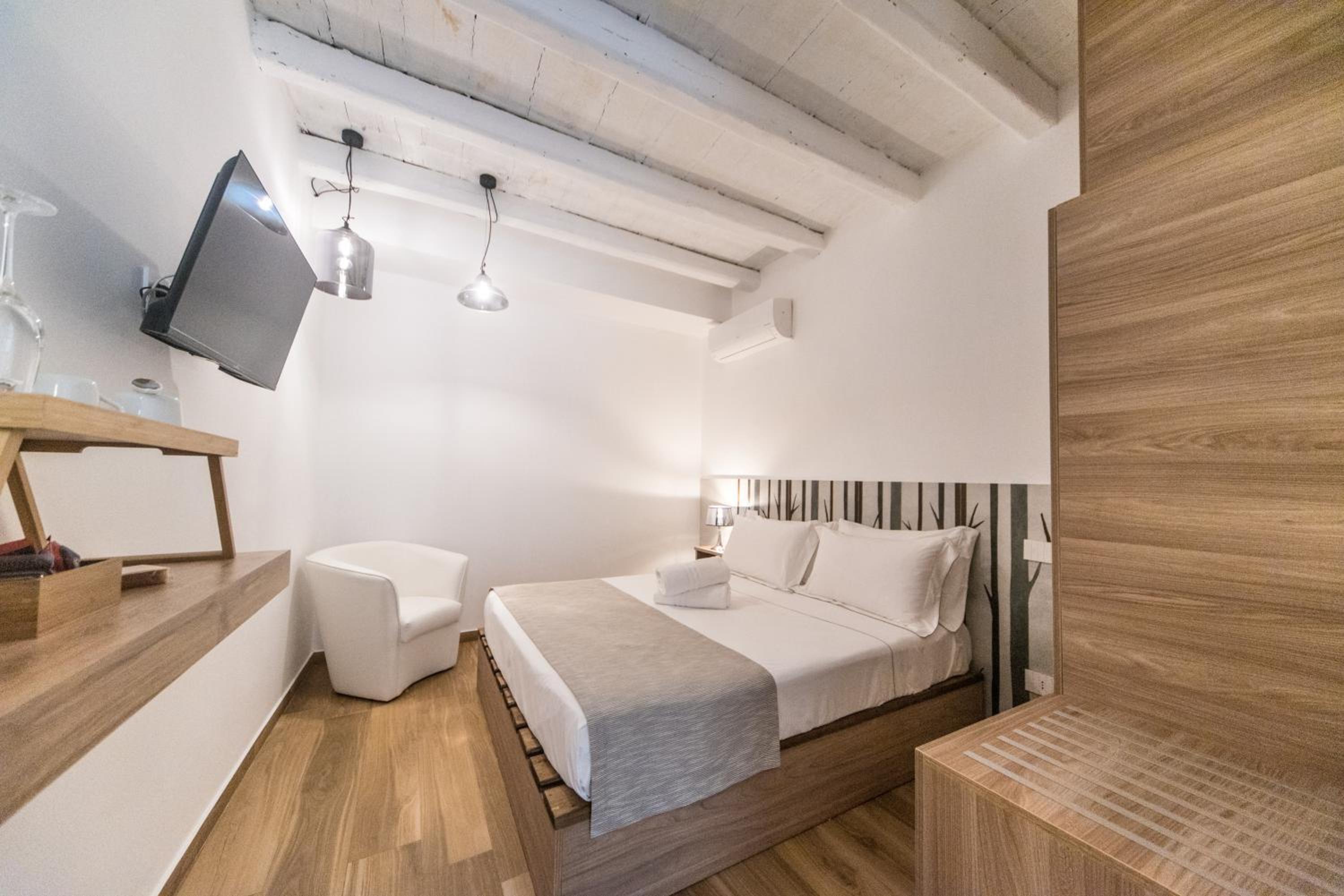 Double Room with Private Bathroom photo 3
