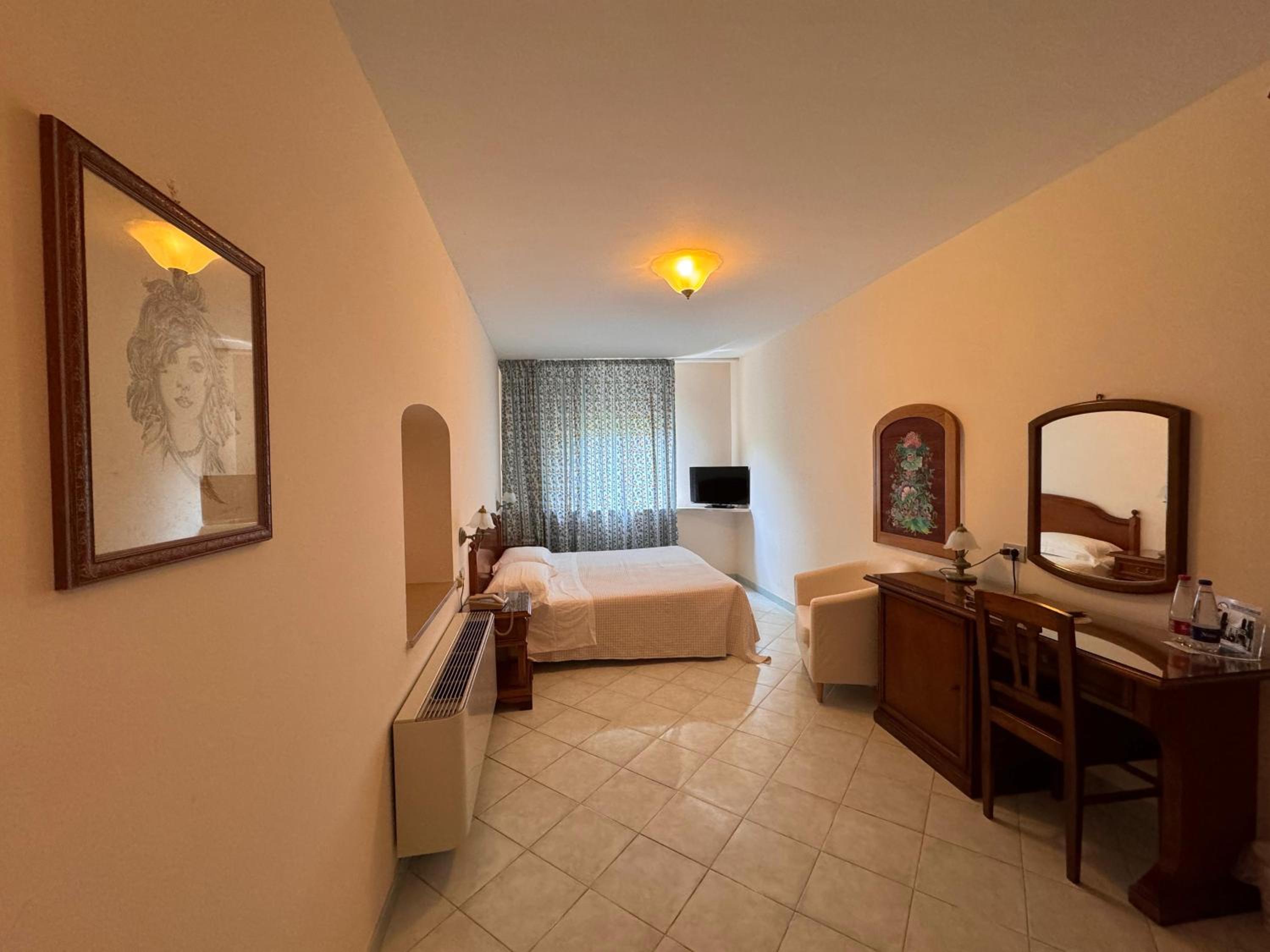 Double or Twin Room - Photo 11