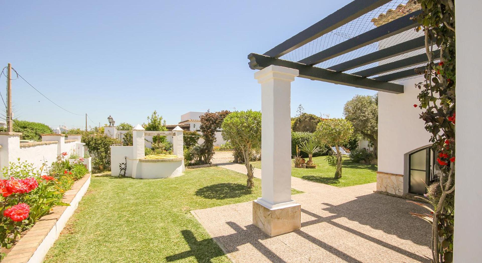 Villa photo 2