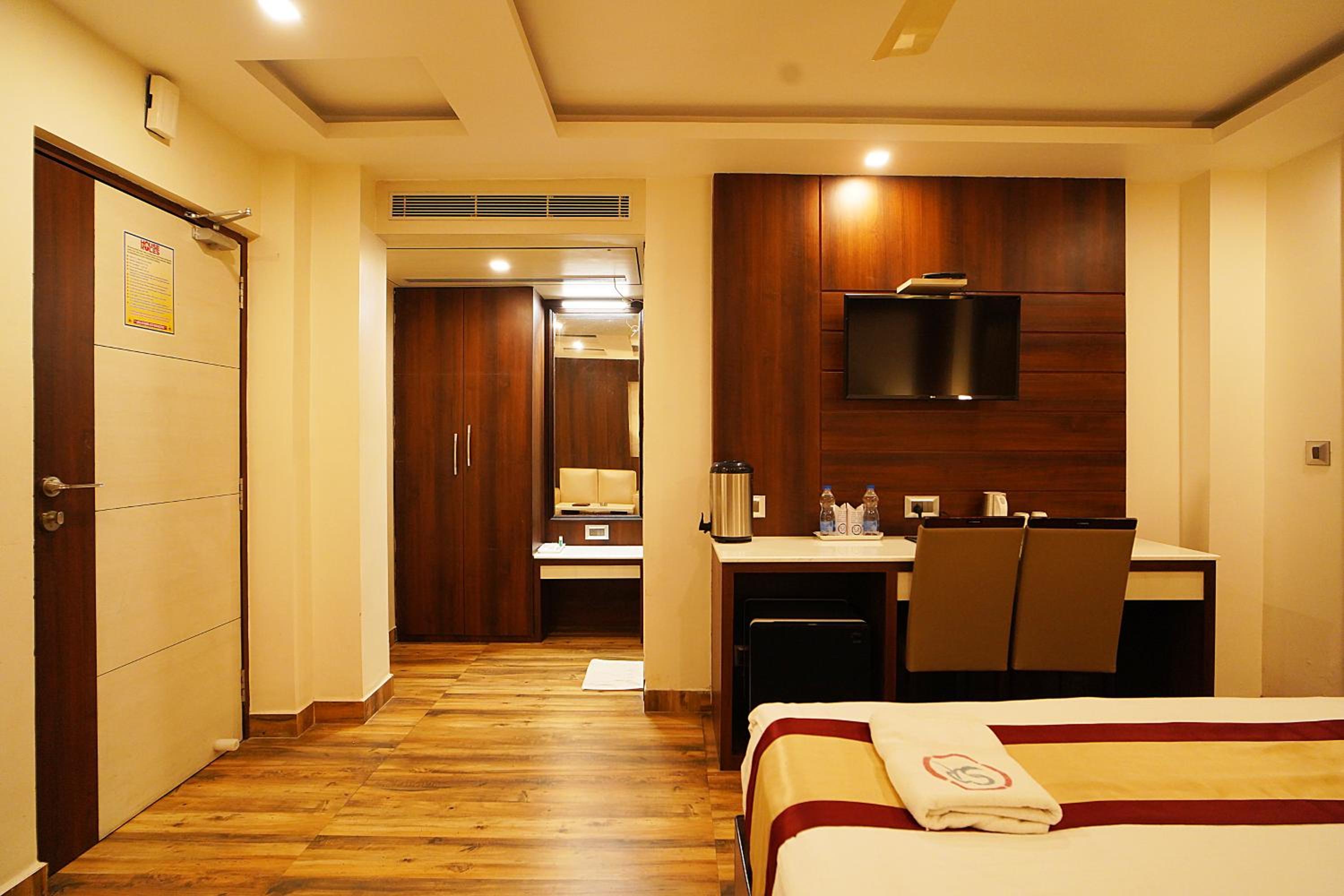 Deluxe Queen Room photo 2