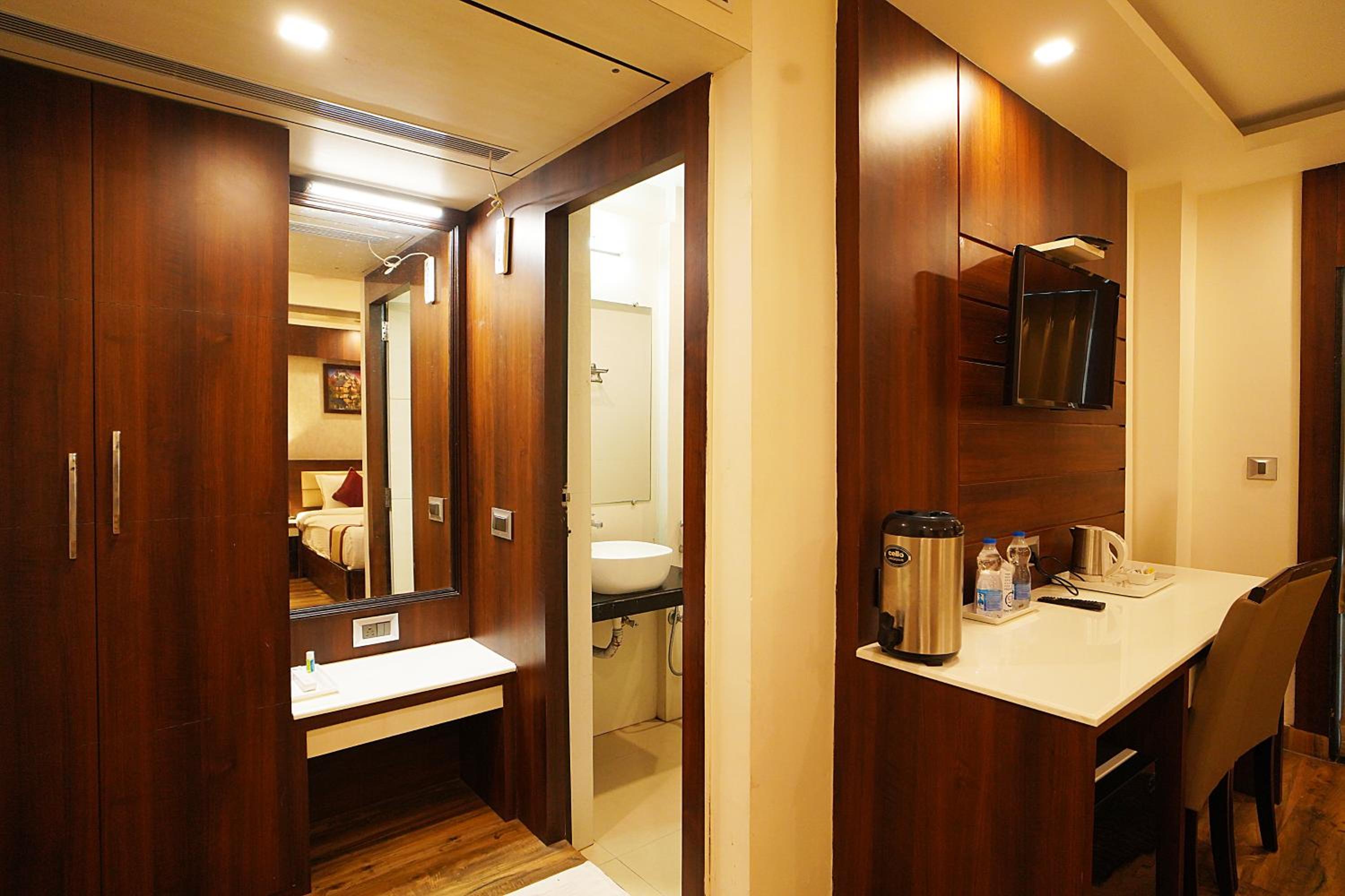 Deluxe Queen Room photo 3