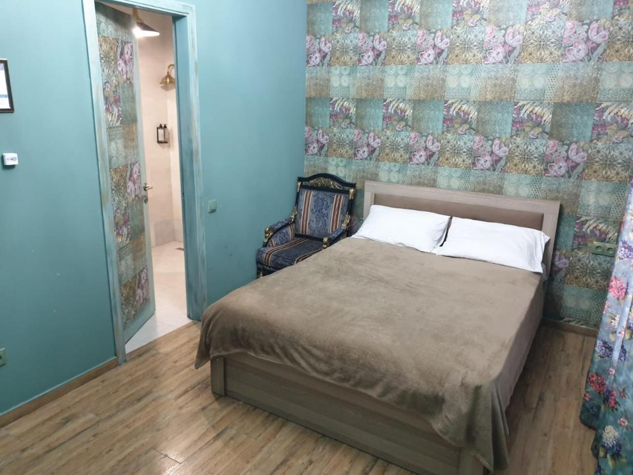 Budget Double Room - Photo 2