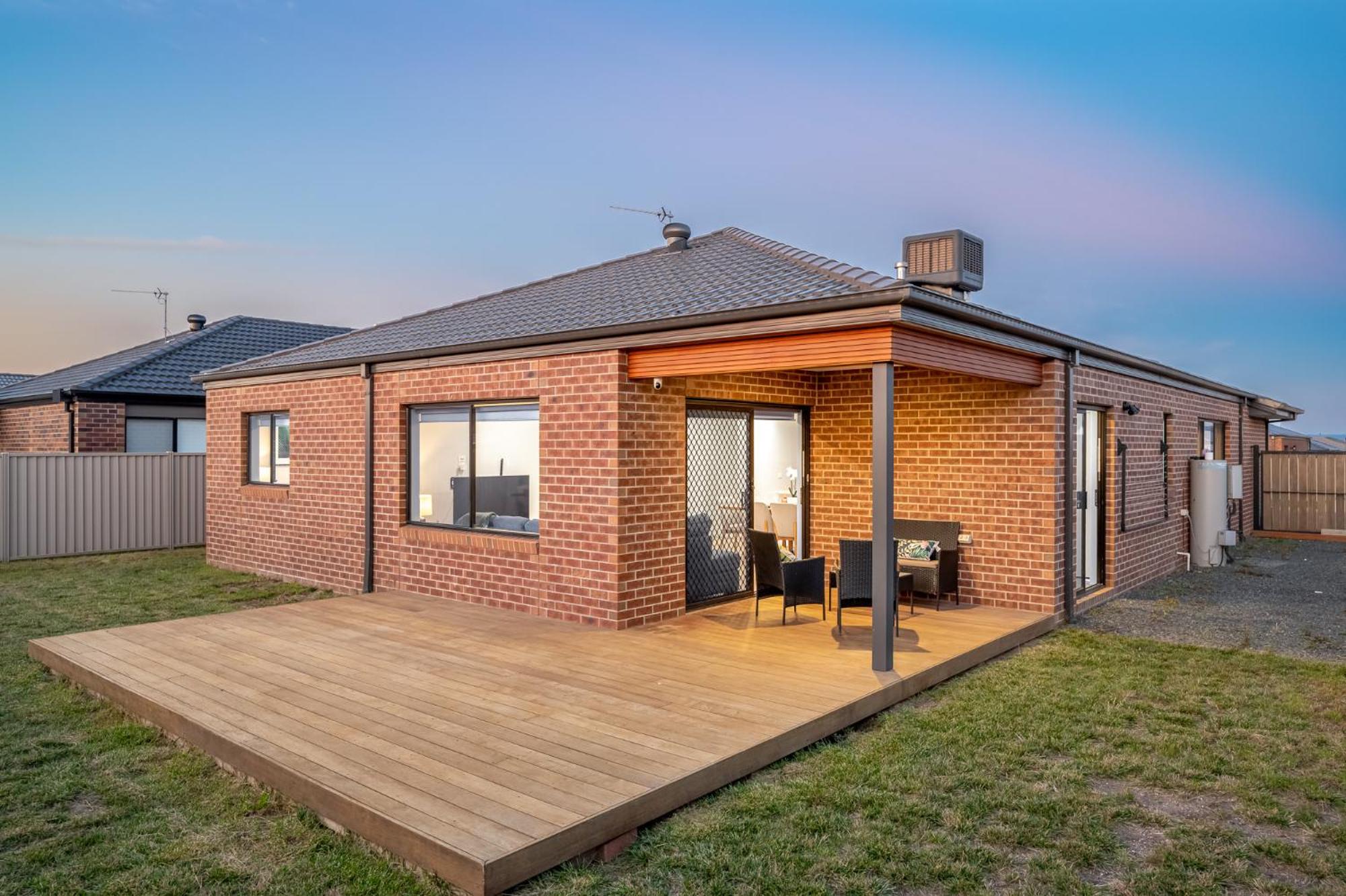 Four-Bedroom House photo 2