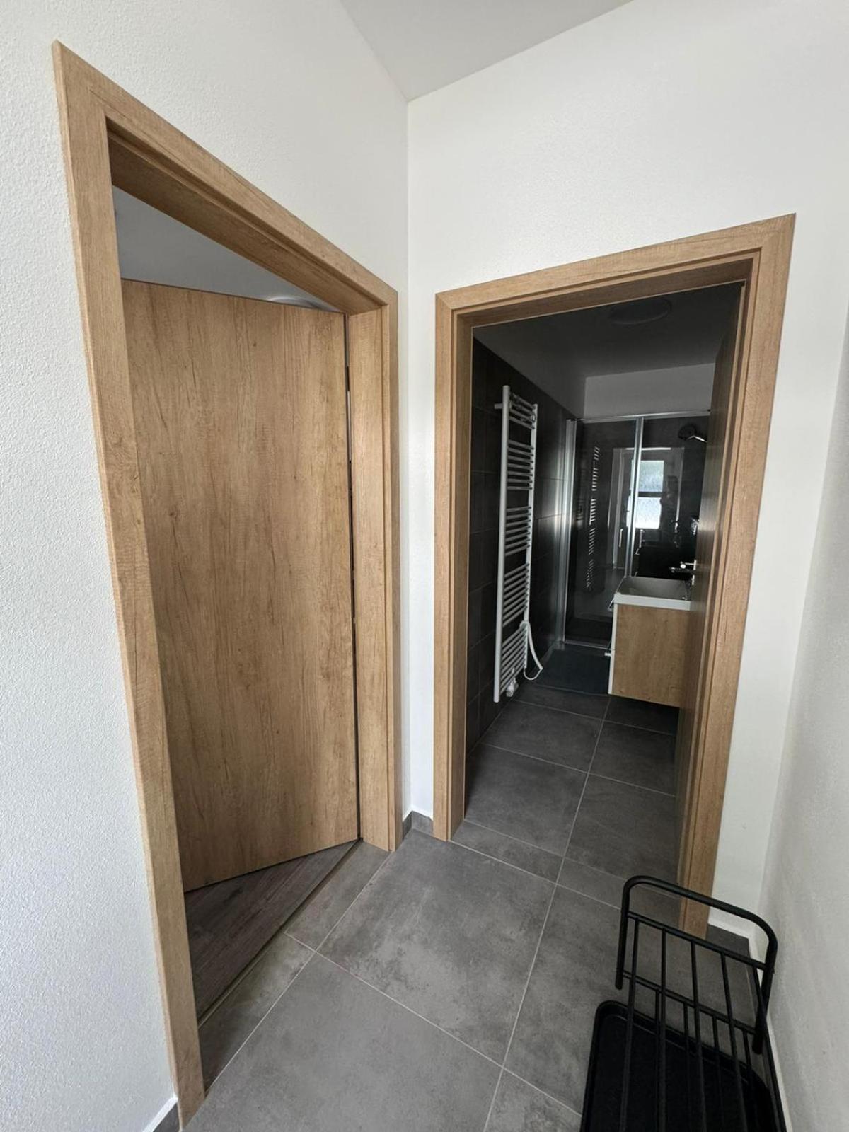 One-Bedroom Apartment photo 3