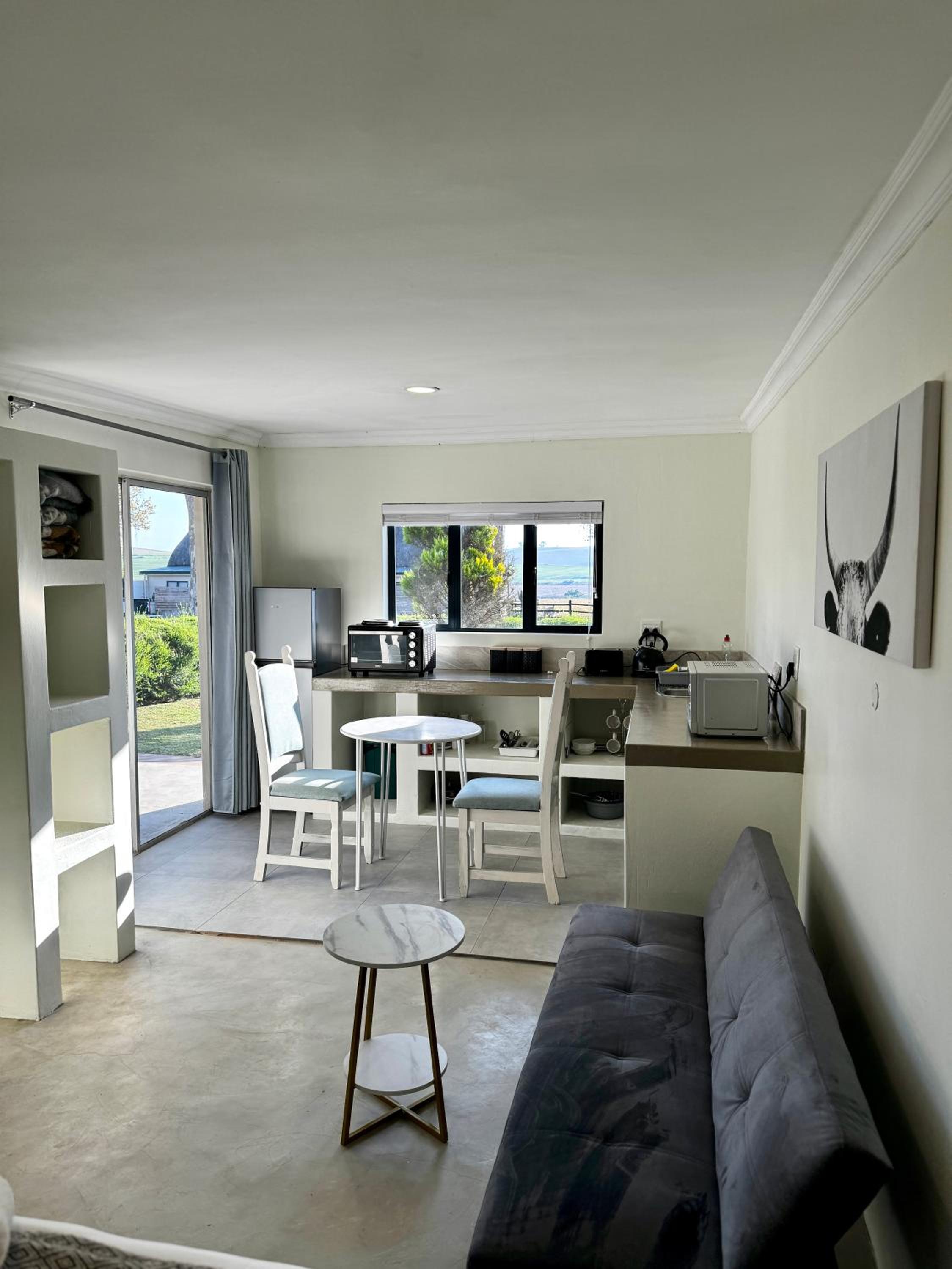 One-Bedroom Apartment - Photo 4