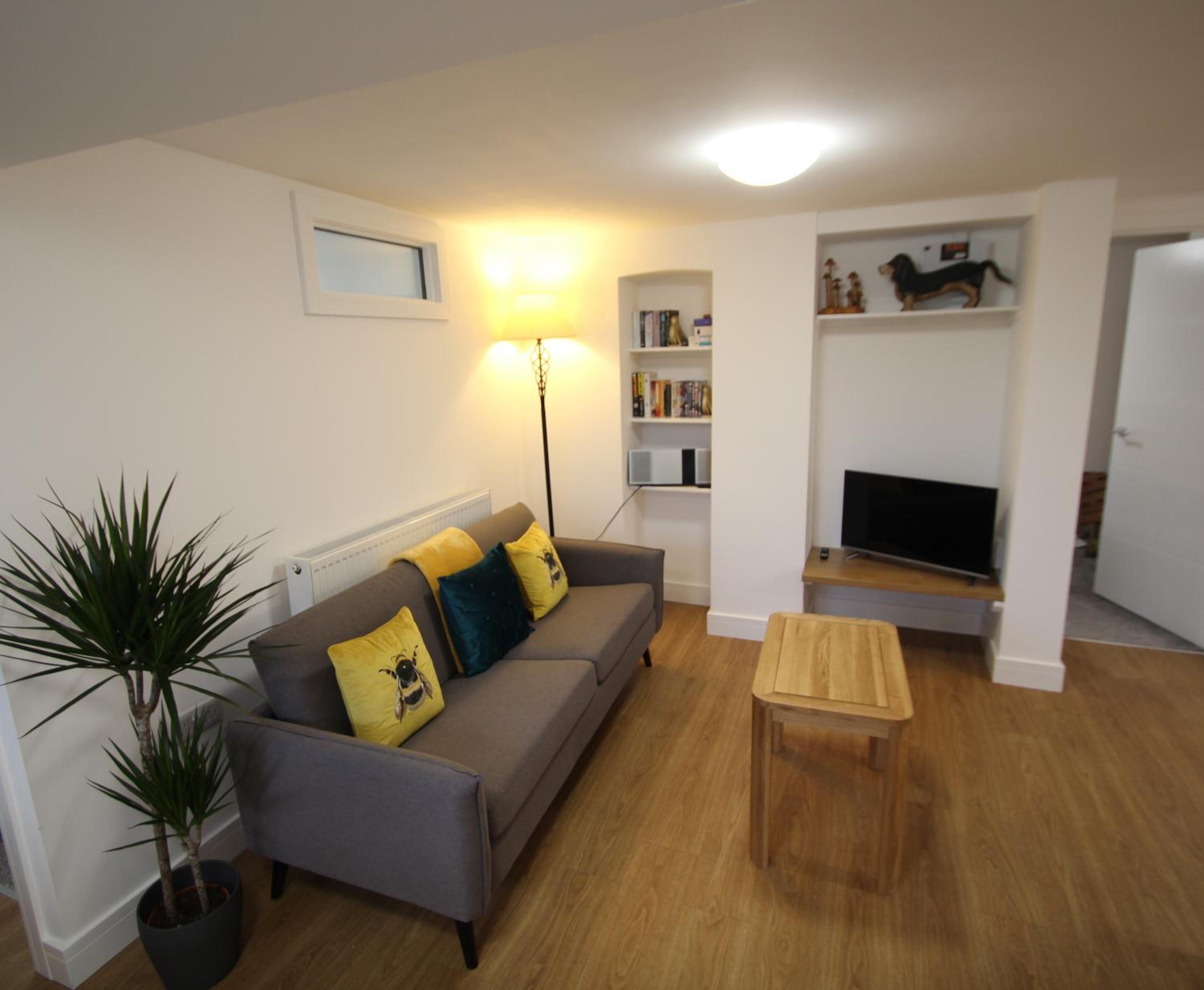 Two-Bedroom Apartment - Photo 2
