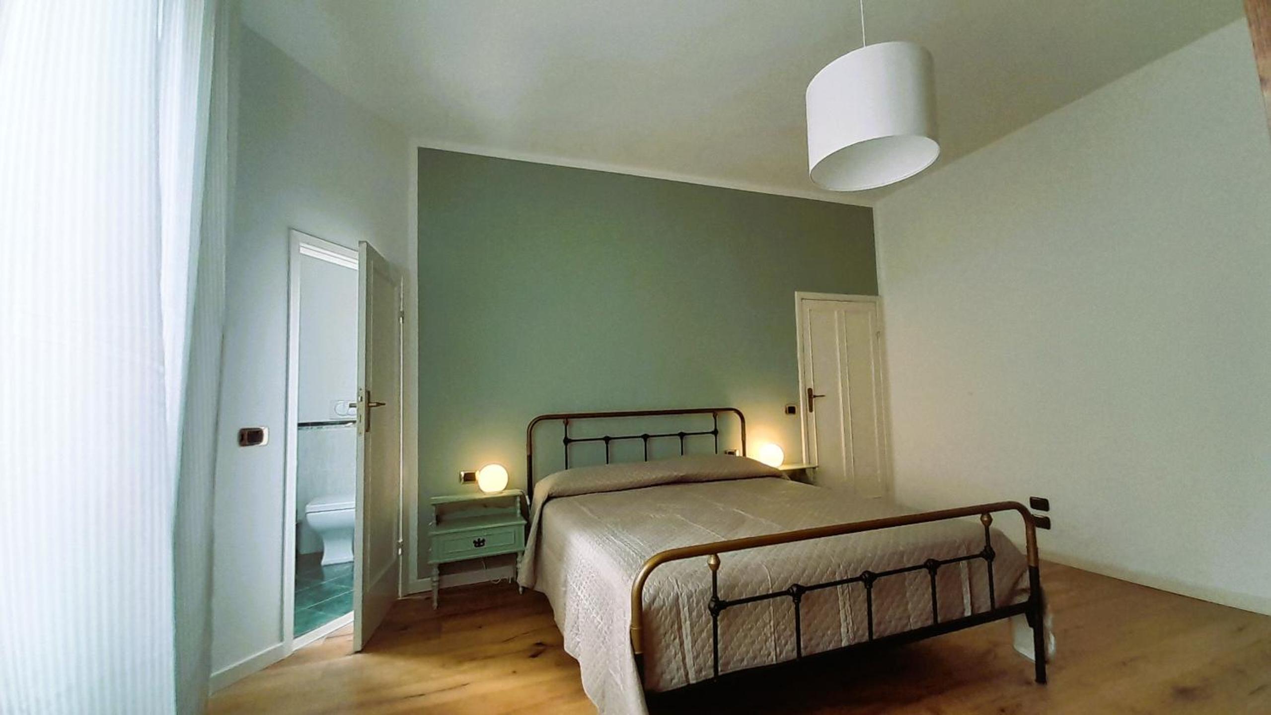 Deluxe Room (2 Adults + 1 Child) photo 1