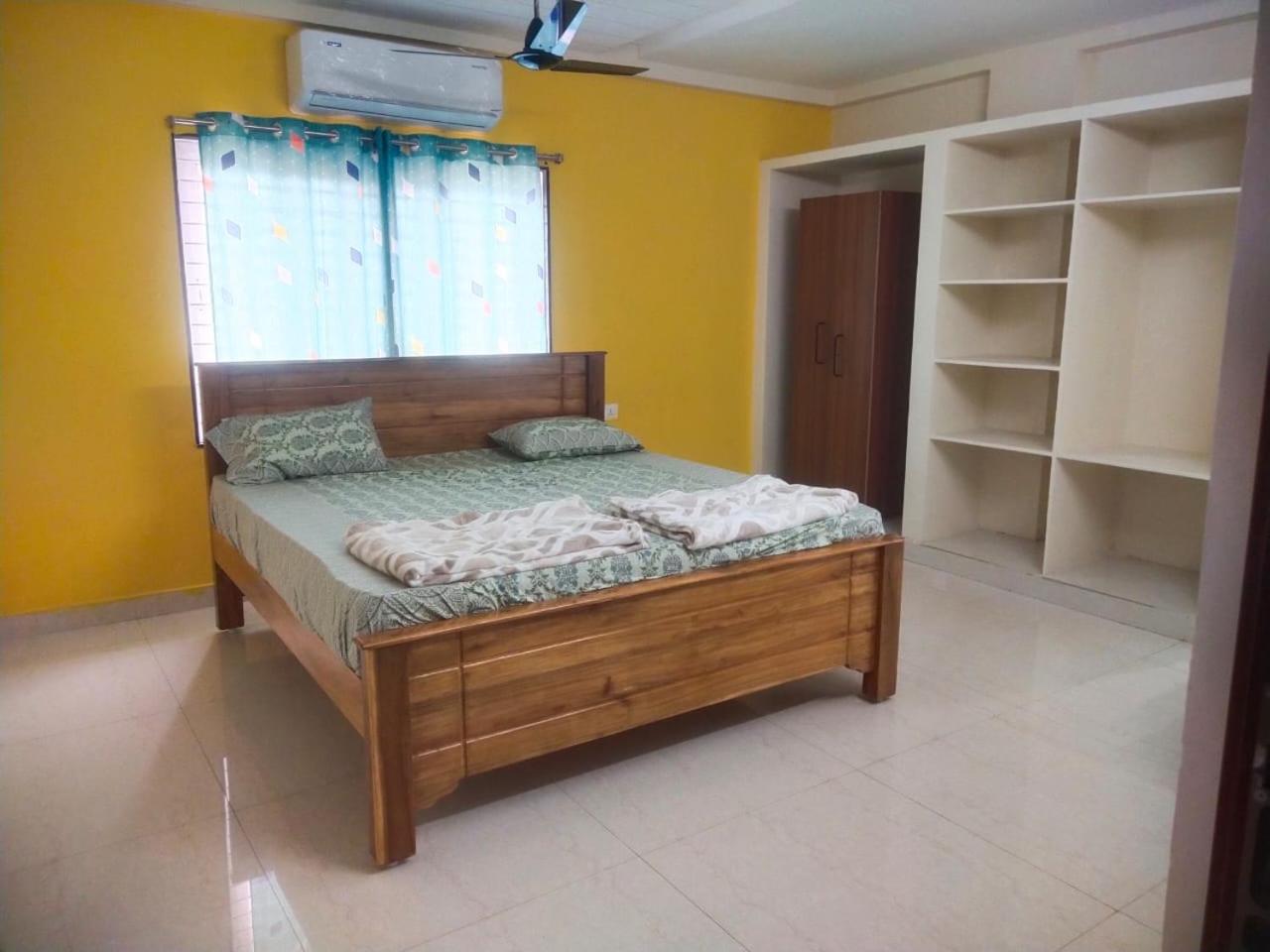 One-Bedroom House photo 1