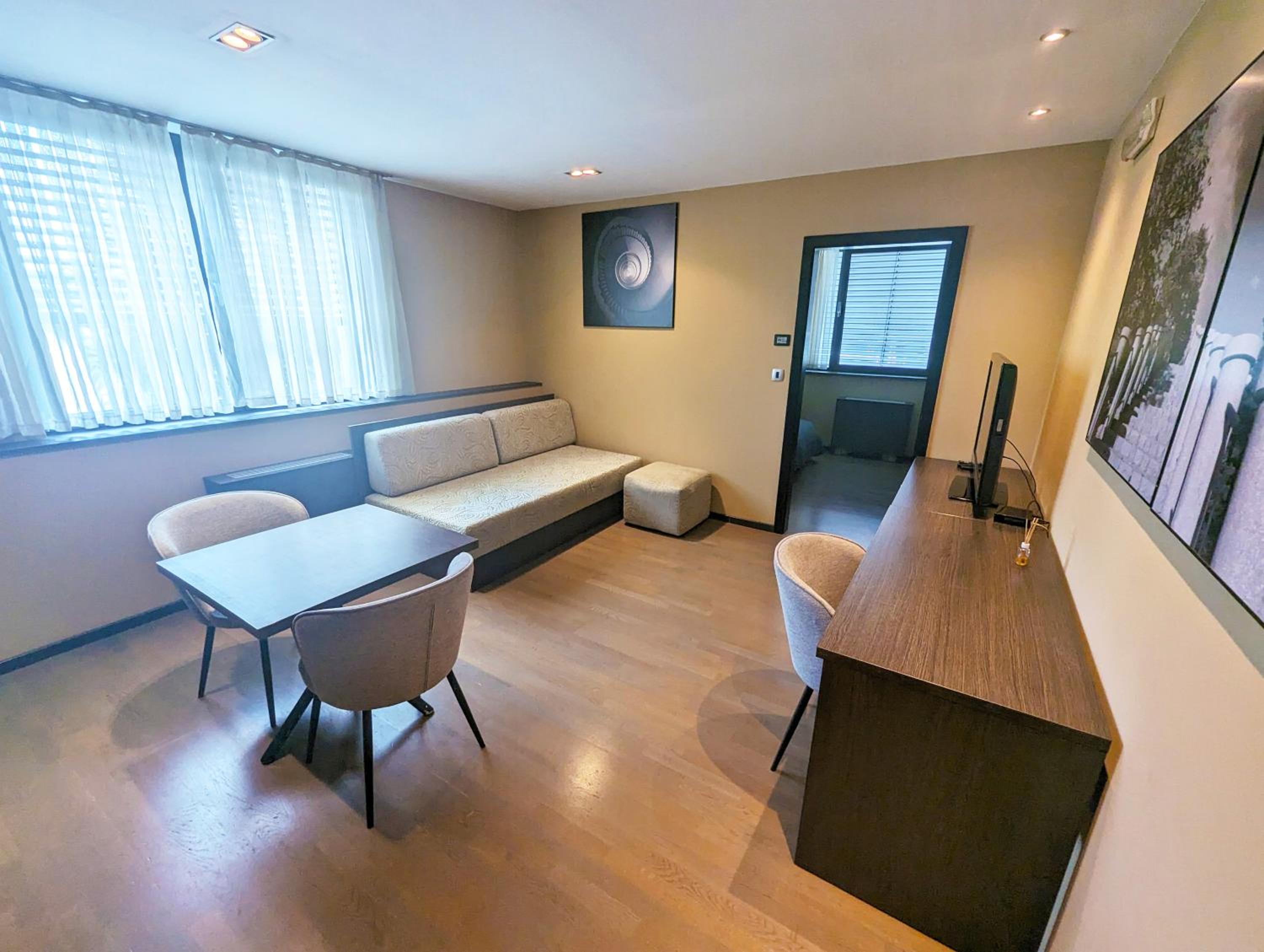 Deluxe Double or Twin Room